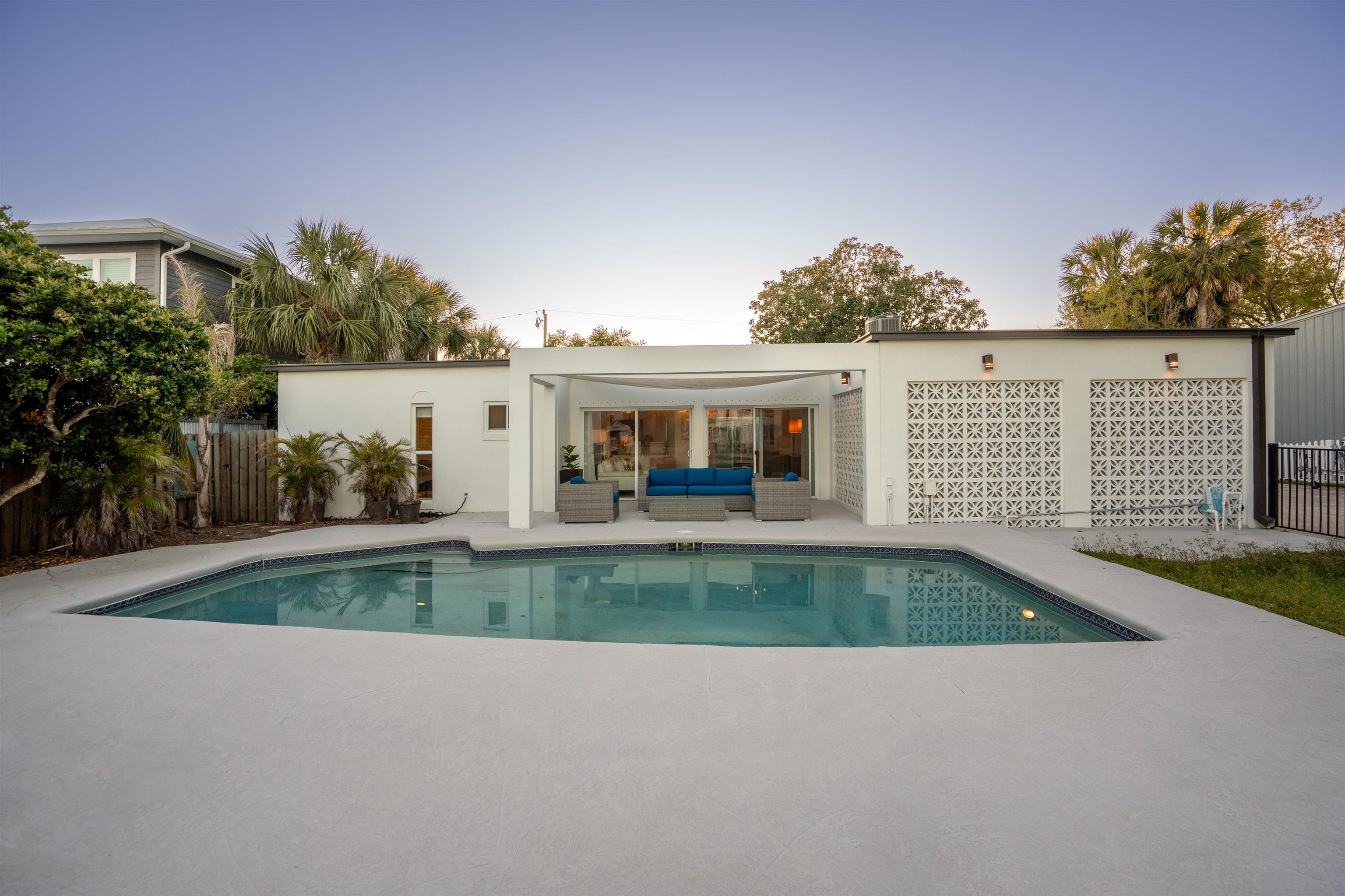 Image 54 of 80 For 101 Dolphin Dr