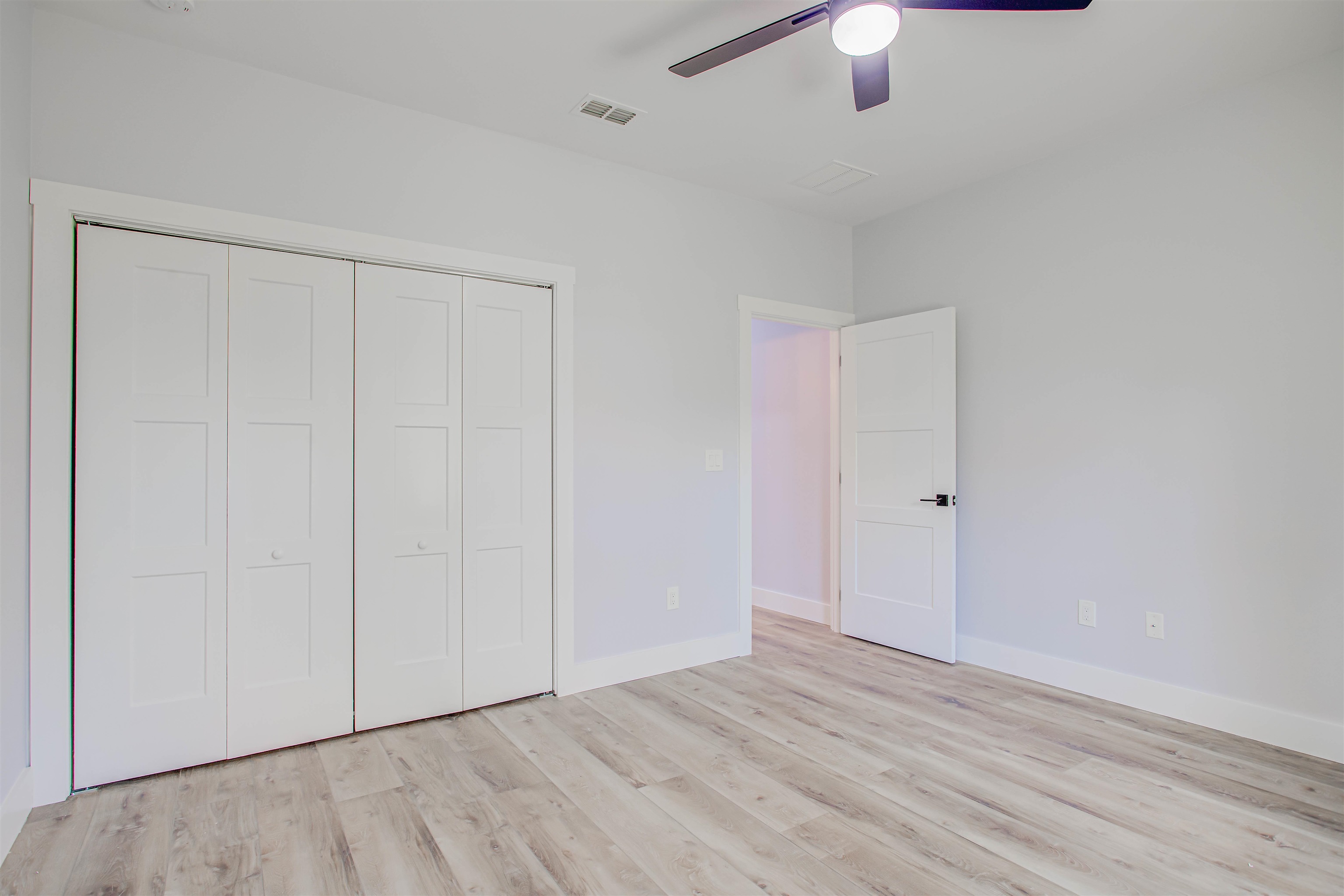 Image 88 of 99 For 971 & 967 Irma Way