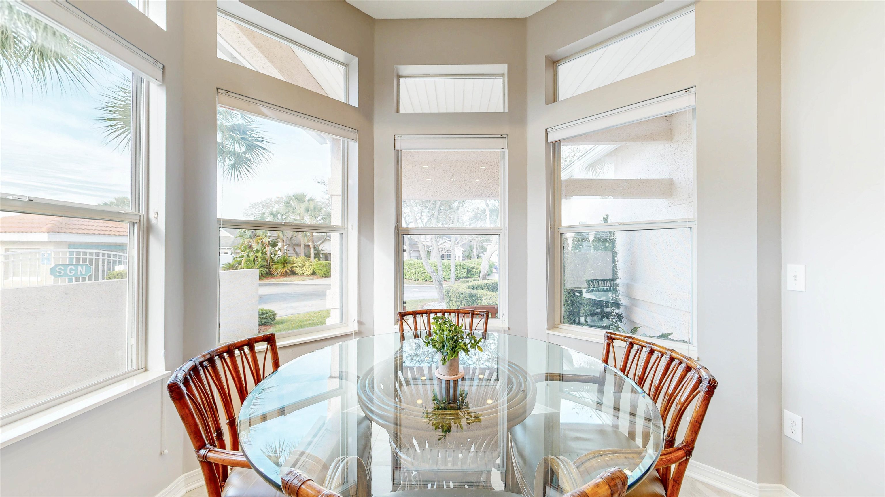 Image 18 of 49 For 200 Sea Woods Dr N