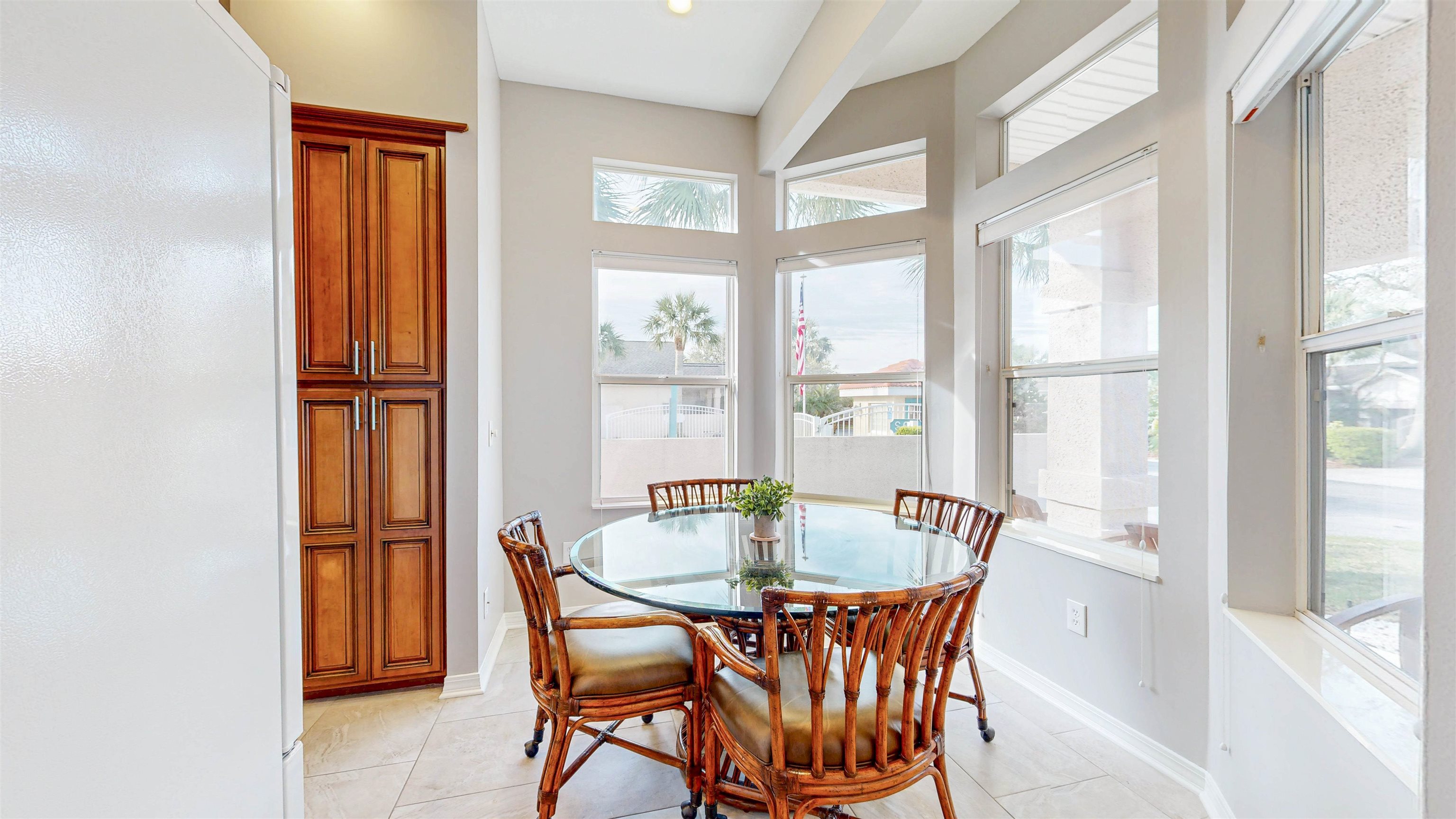 Image 19 of 49 For 200 Sea Woods Dr N