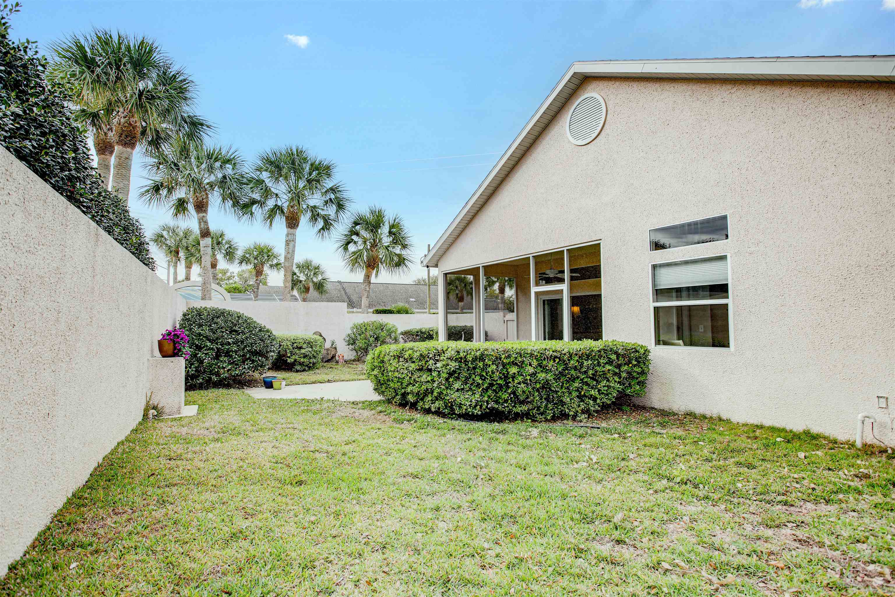 Image 37 of 49 For 200 Sea Woods Dr N