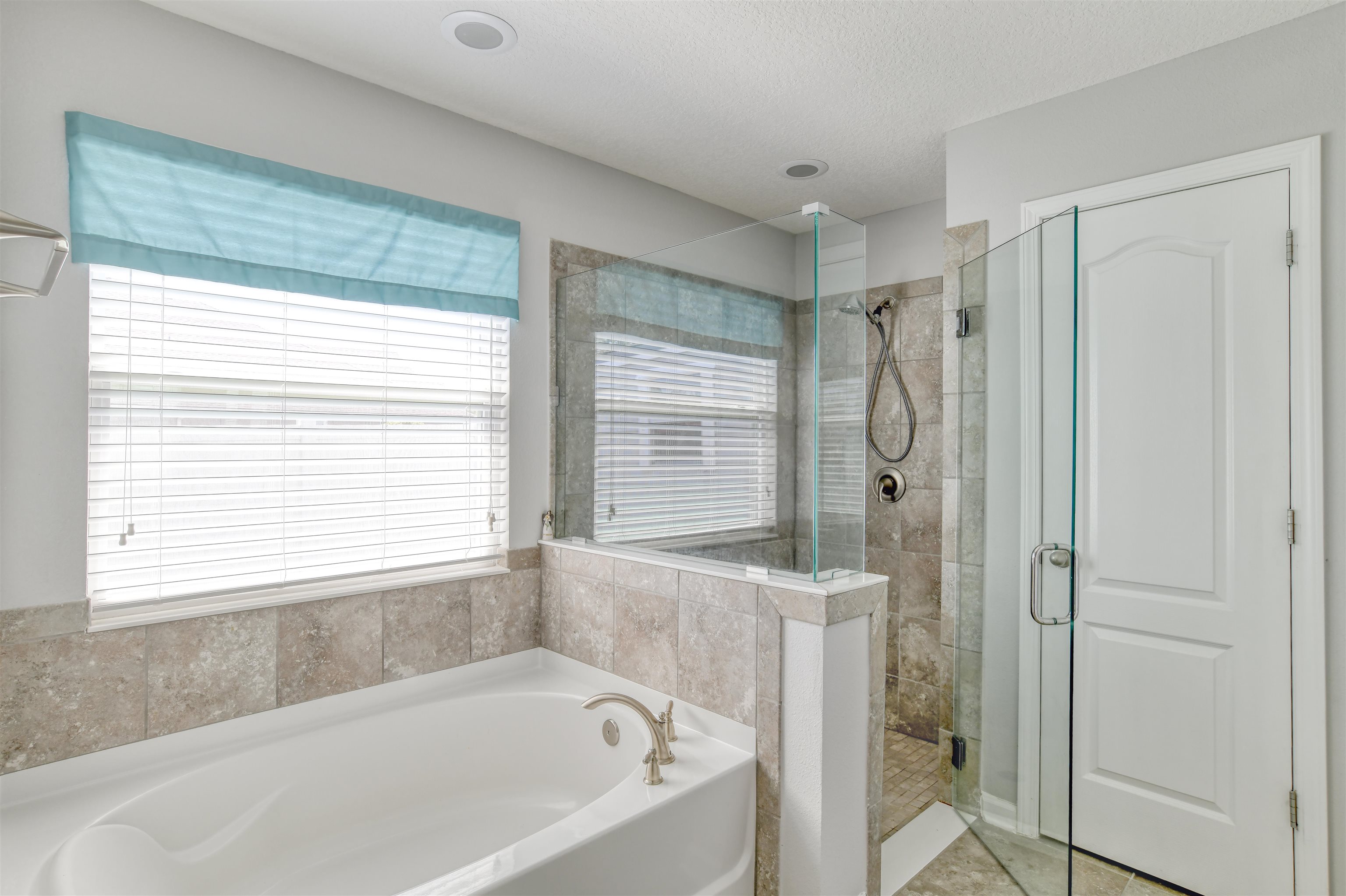 Image 26 of 46 For 485 Crescent Key Dr
