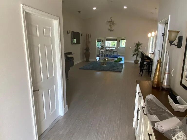 Image 2 of 19 For 521 Peninsula Ct,