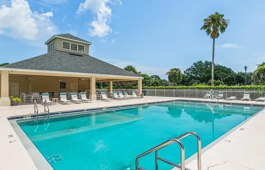 Image 9 of 19 For 521 Peninsula Ct,