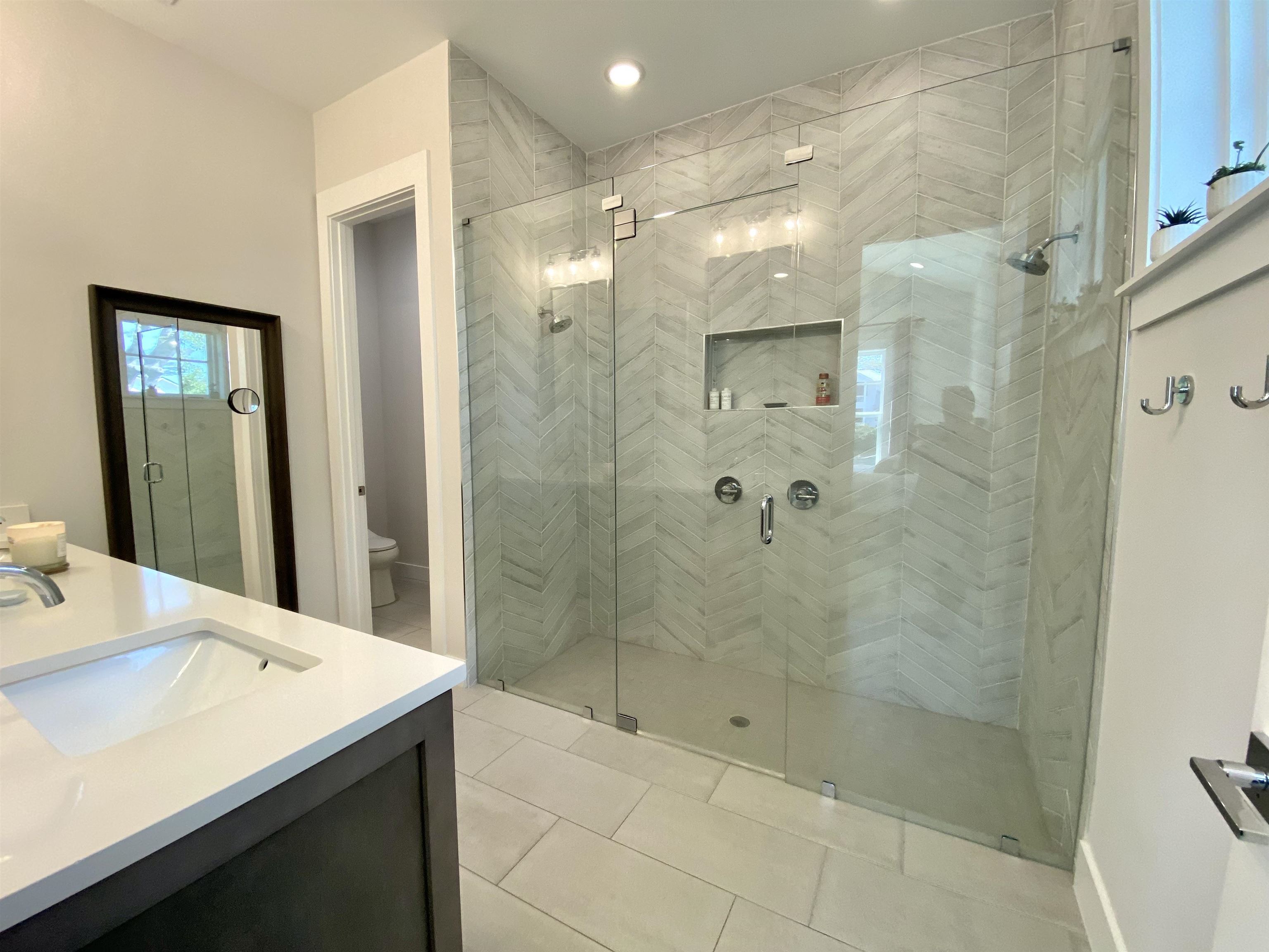 Image 31 of 63 For 143 Ridgeway Rd