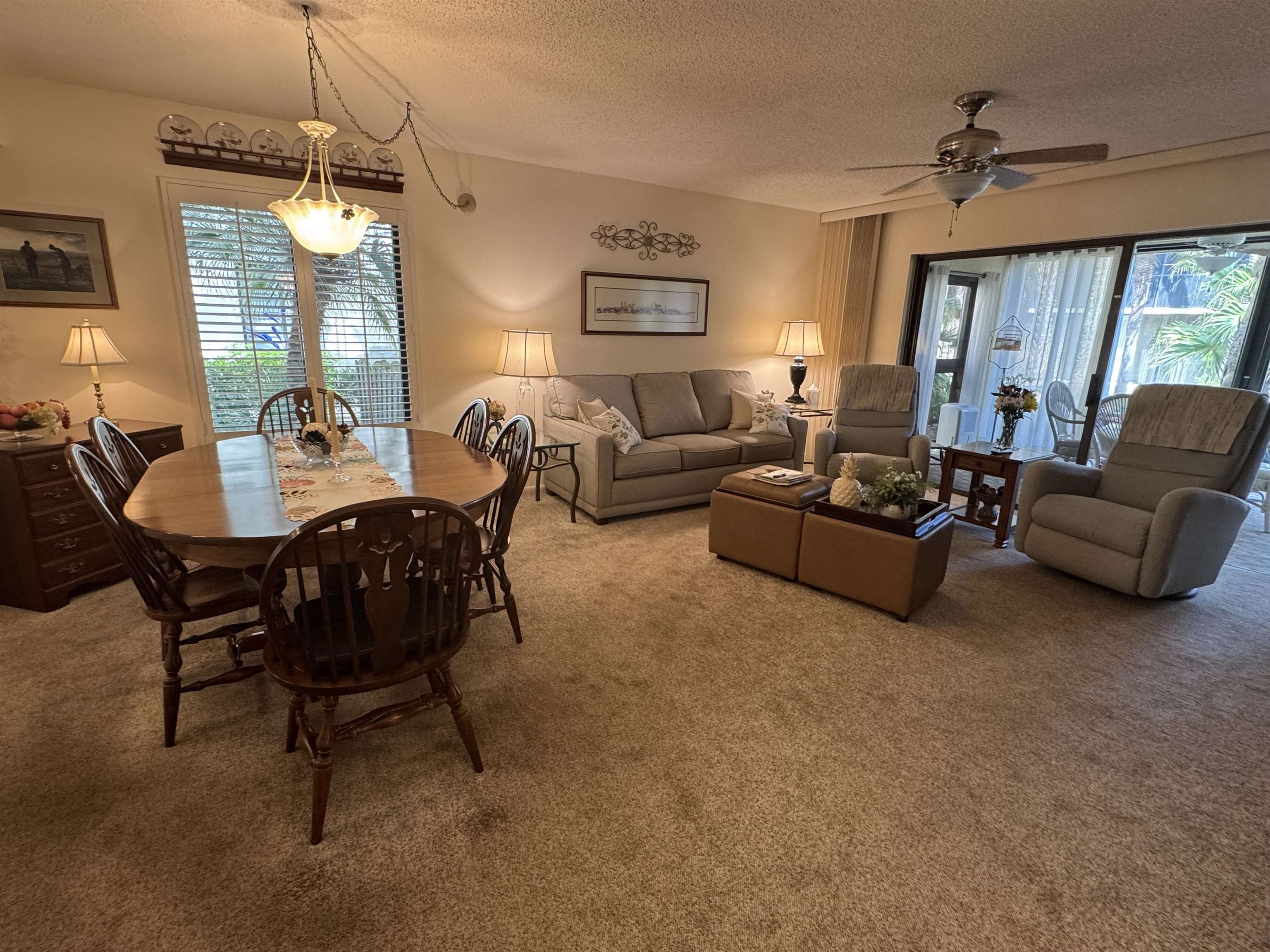Image 10 of 29 For 81 Village Las Palmas Cir  81