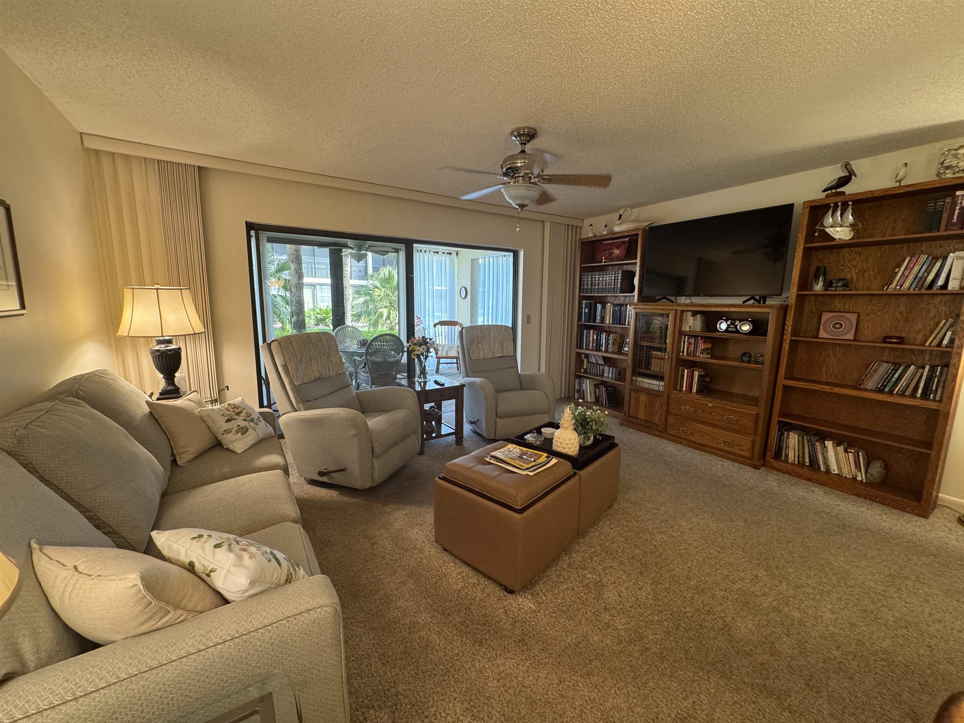 Image 11 of 29 For 81 Village Las Palmas Cir  81