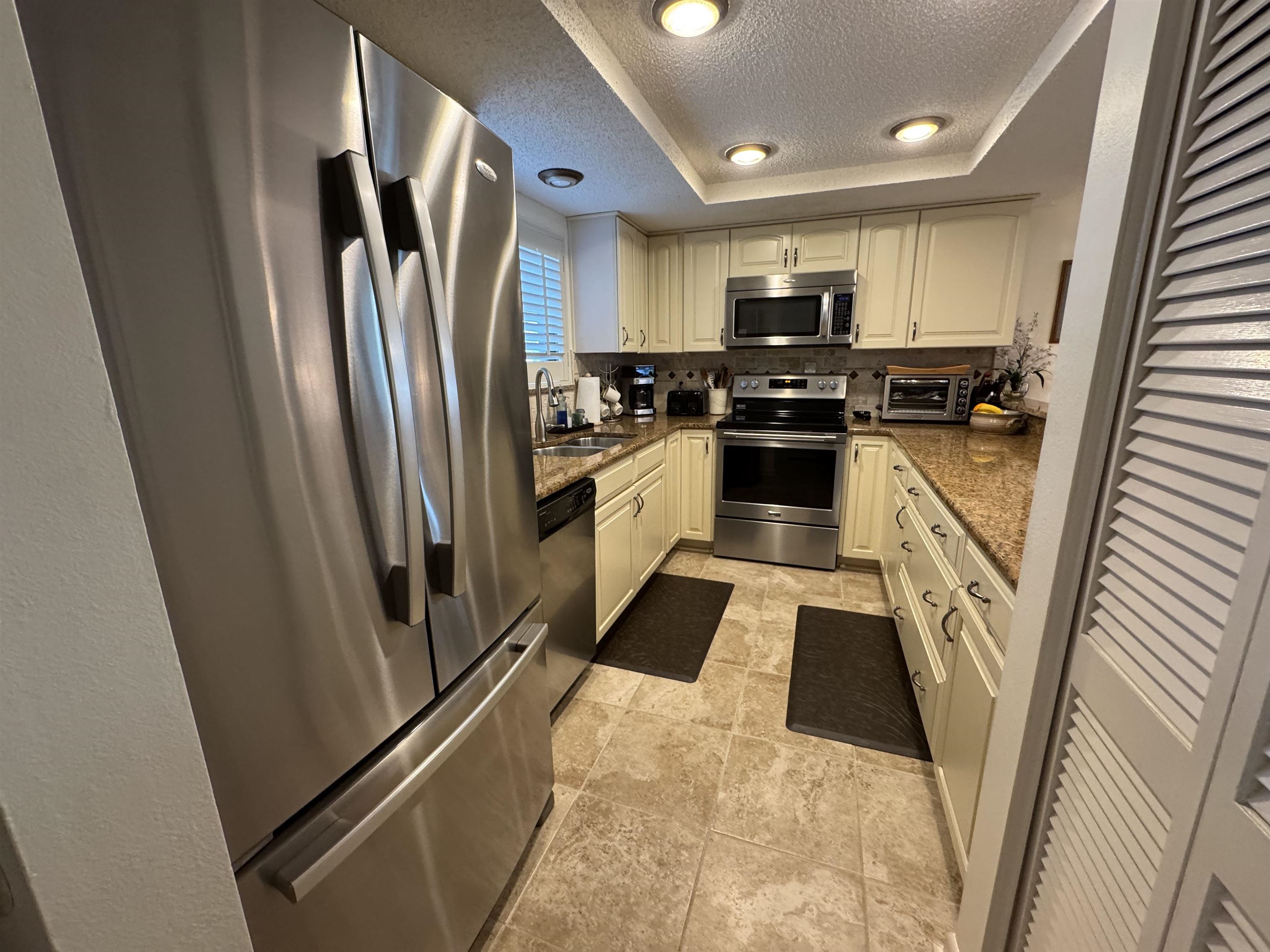 Image 17 of 29 For 81 Village Las Palmas Cir  81