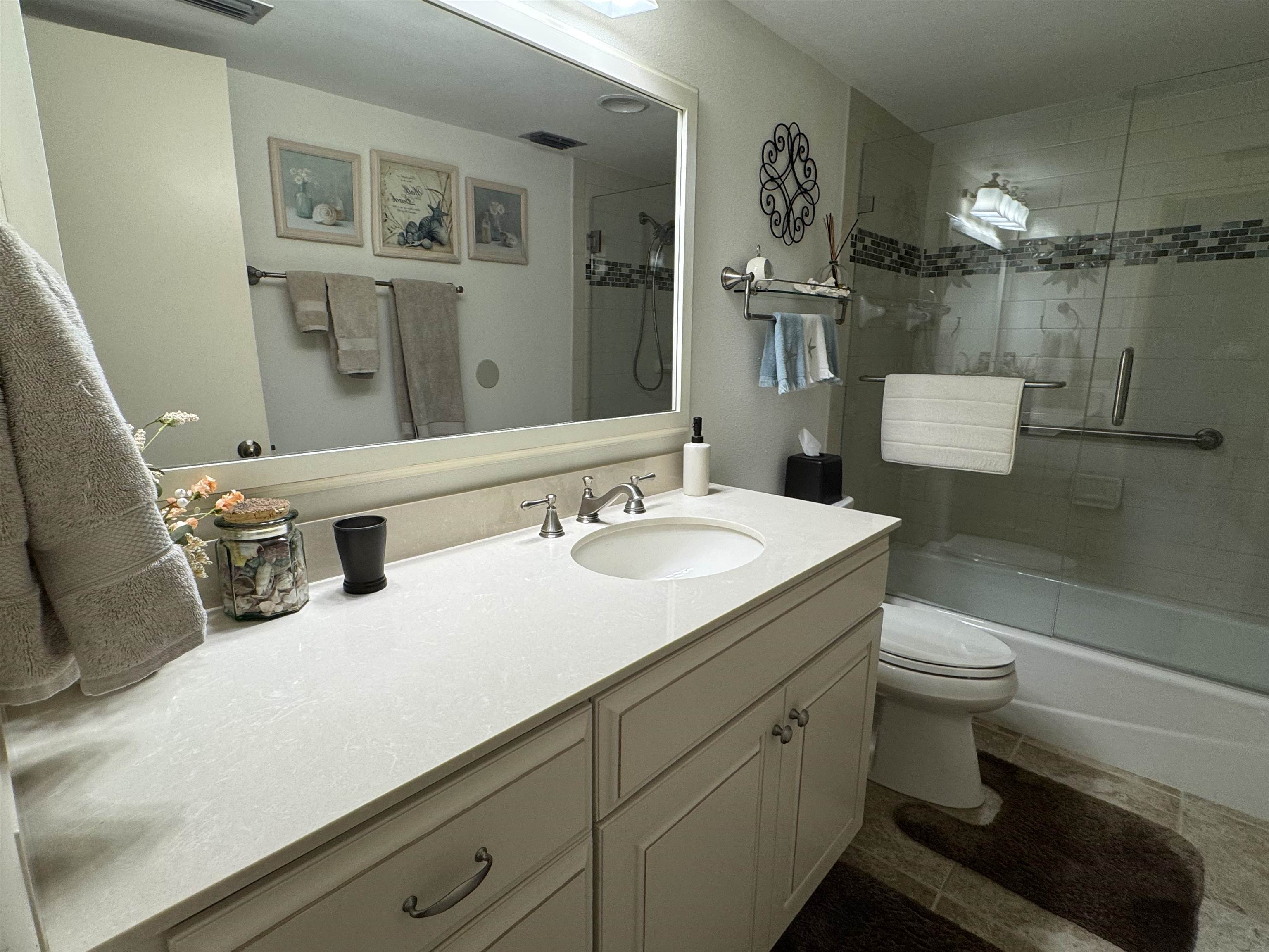 Image 25 of 29 For 81 Village Las Palmas Cir  81