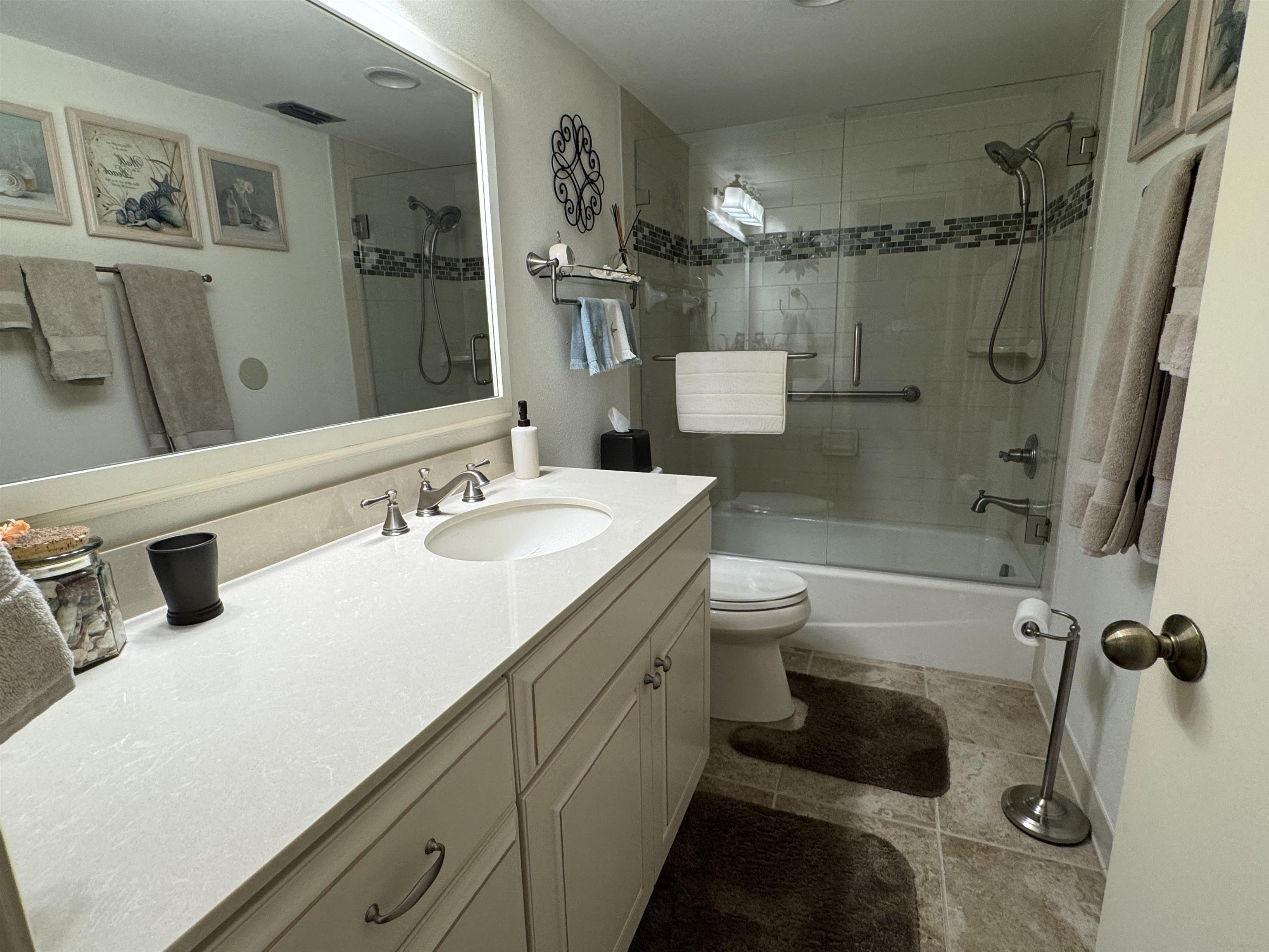 Image 26 of 29 For 81 Village Las Palmas Cir  81