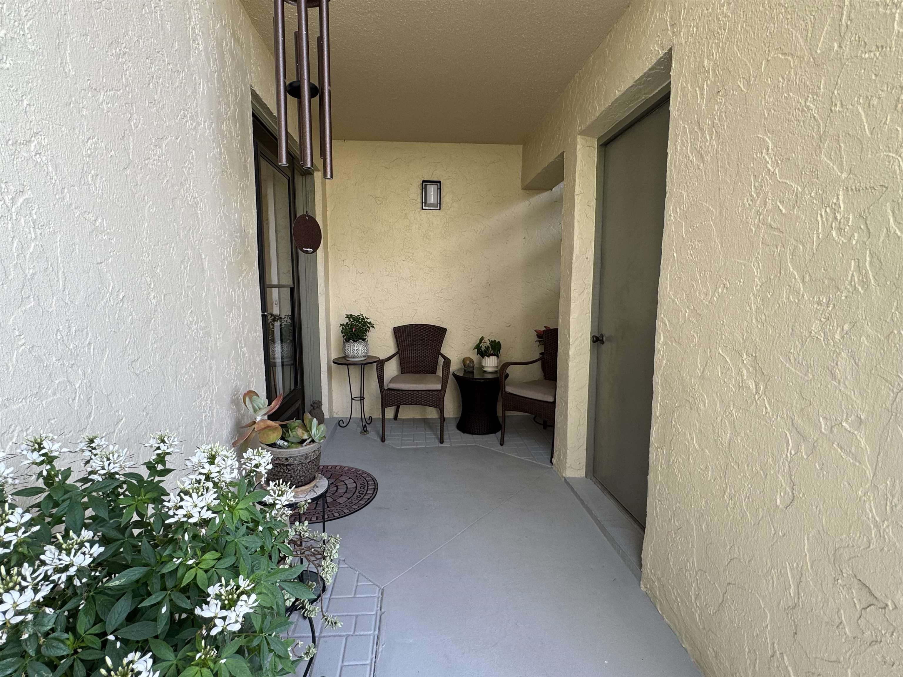 Image 27 of 29 For 81 Village Las Palmas Cir  81
