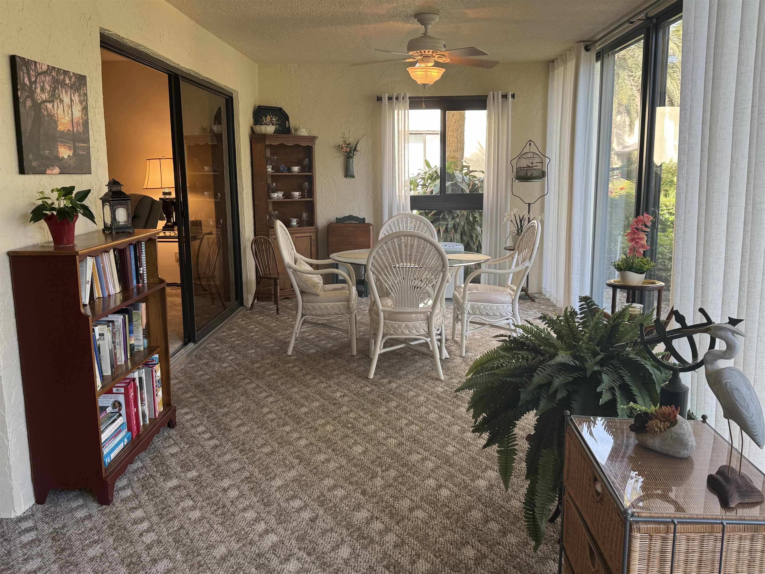 Image 7 of 29 For 81 Village Las Palmas Cir  81