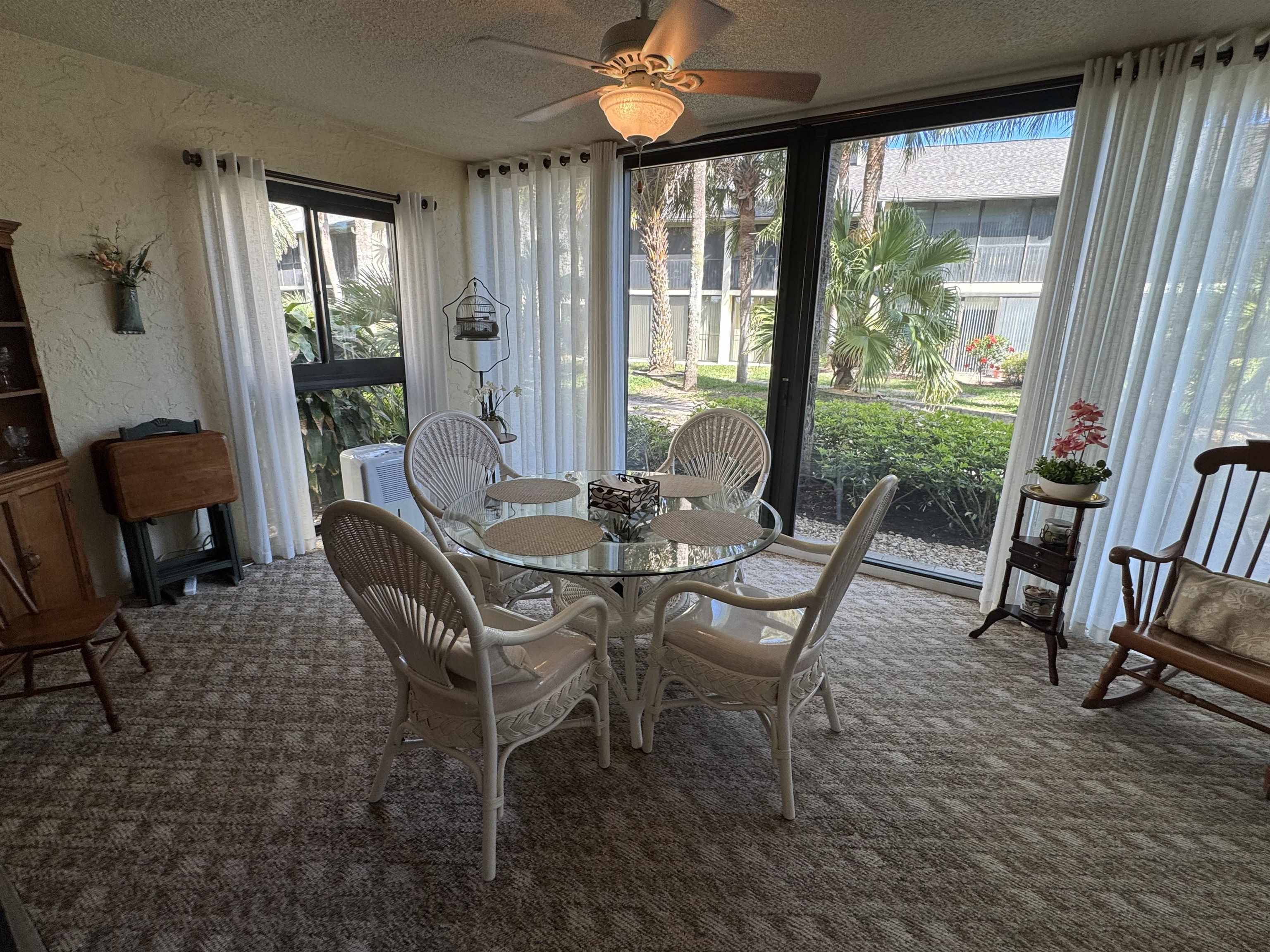 Image 8 of 29 For 81 Village Las Palmas Cir  81