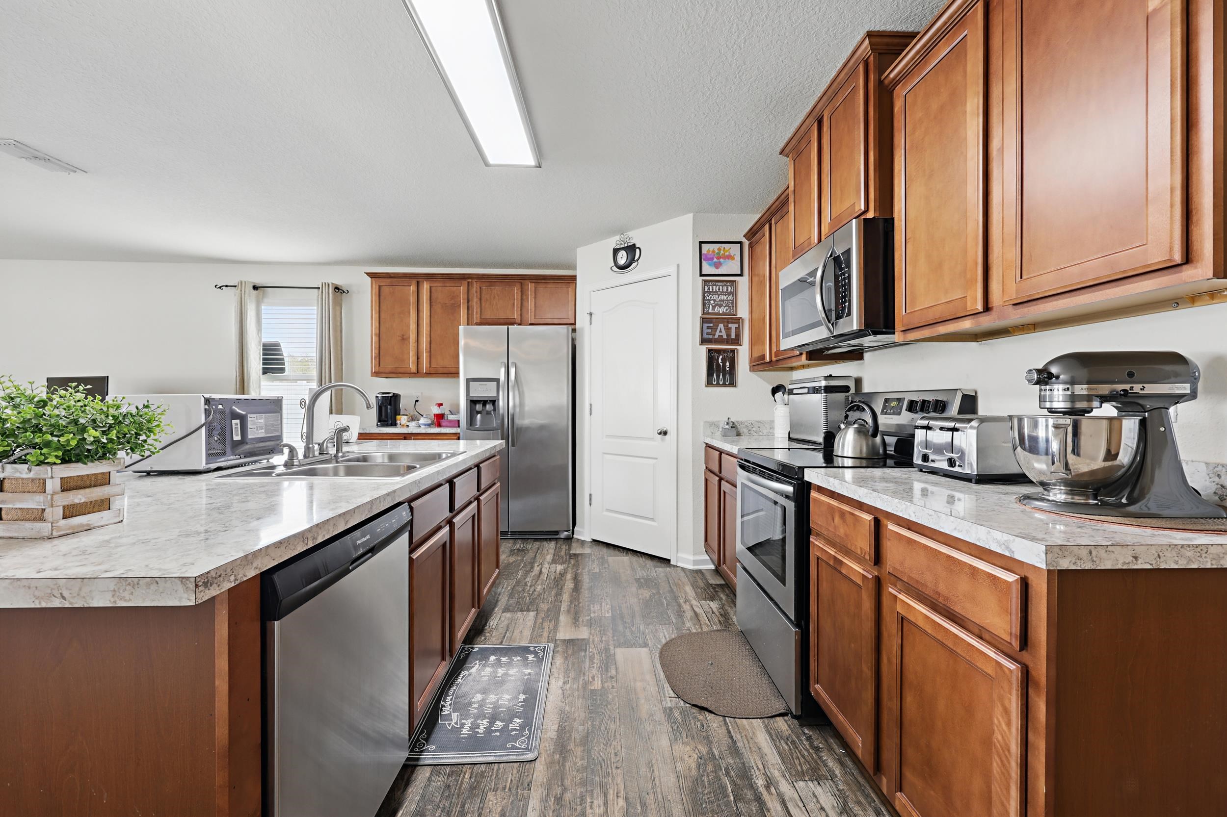 Image 13 of 47 For 6781 Hanford Street