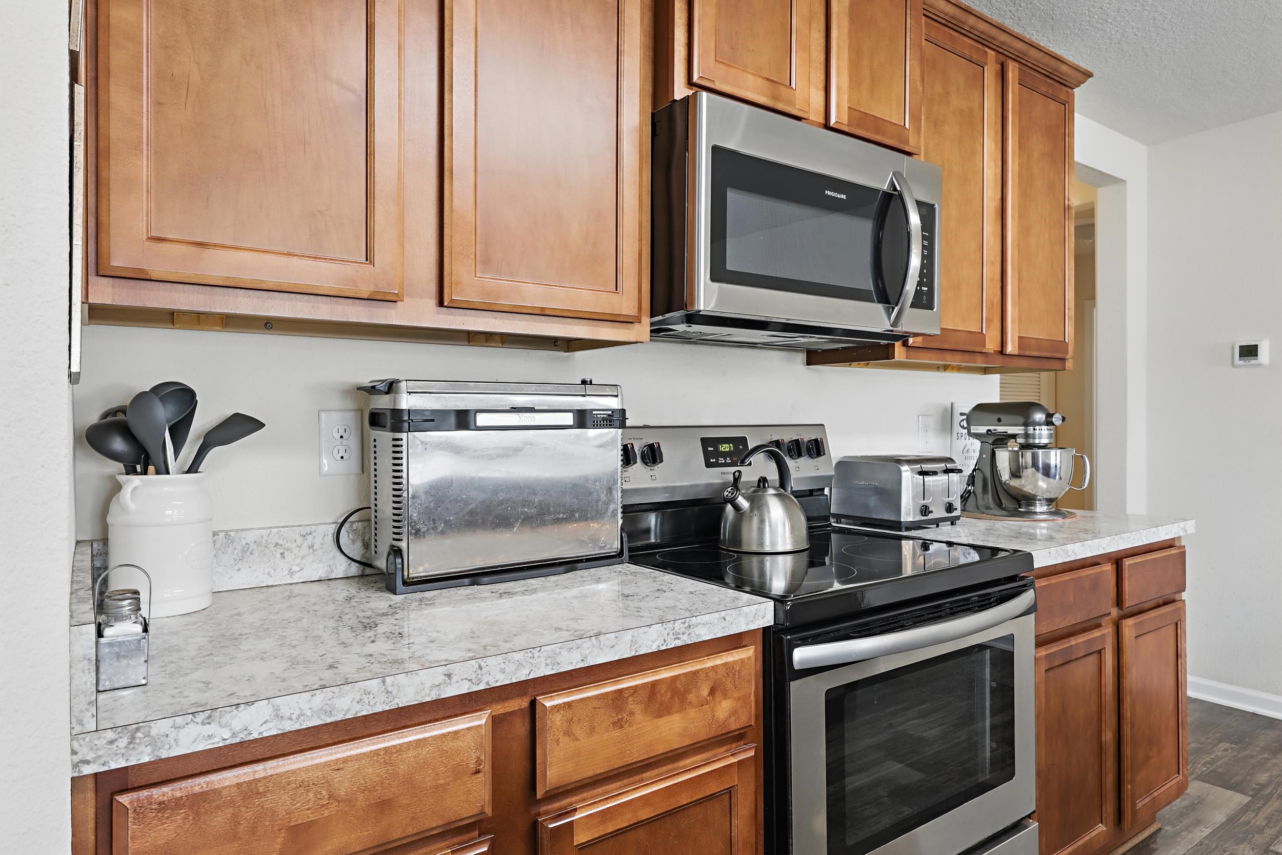 Image 15 of 47 For 6781 Hanford Street