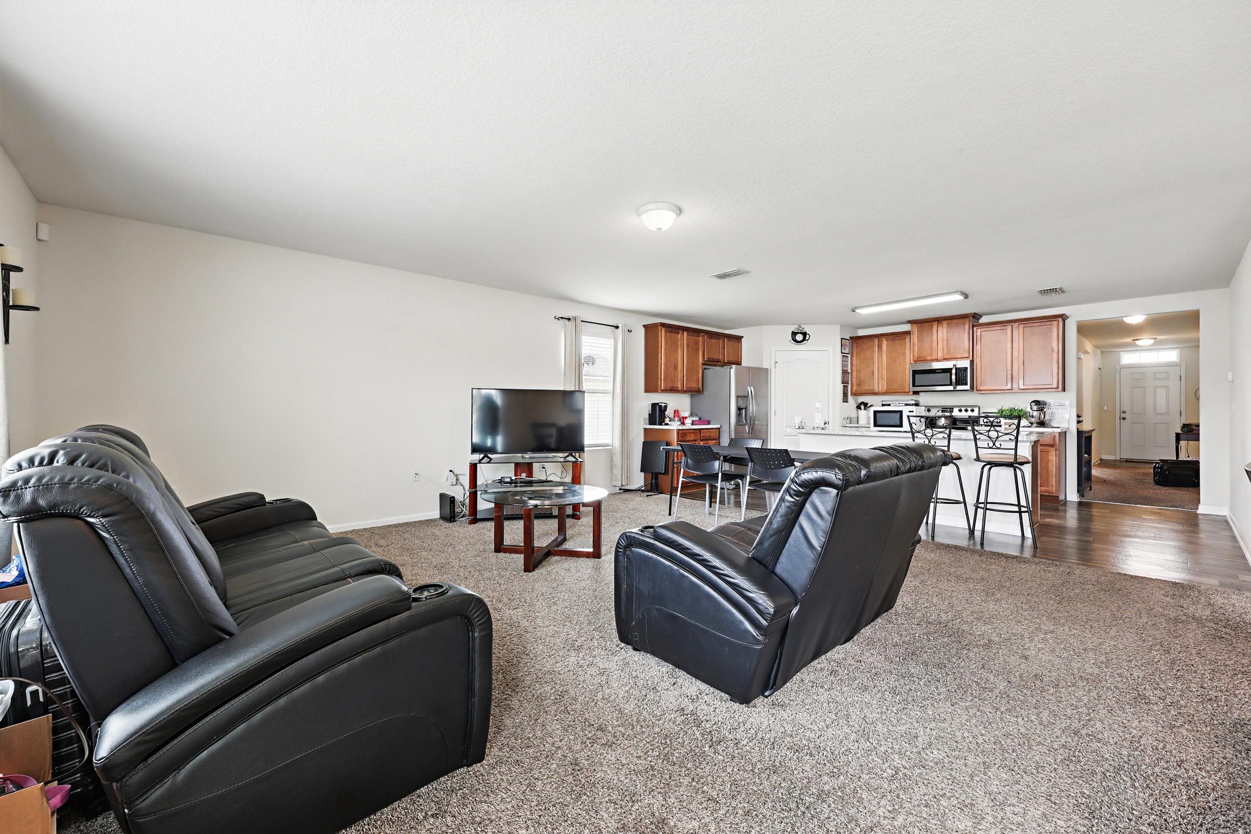 Image 17 of 47 For 6781 Hanford Street