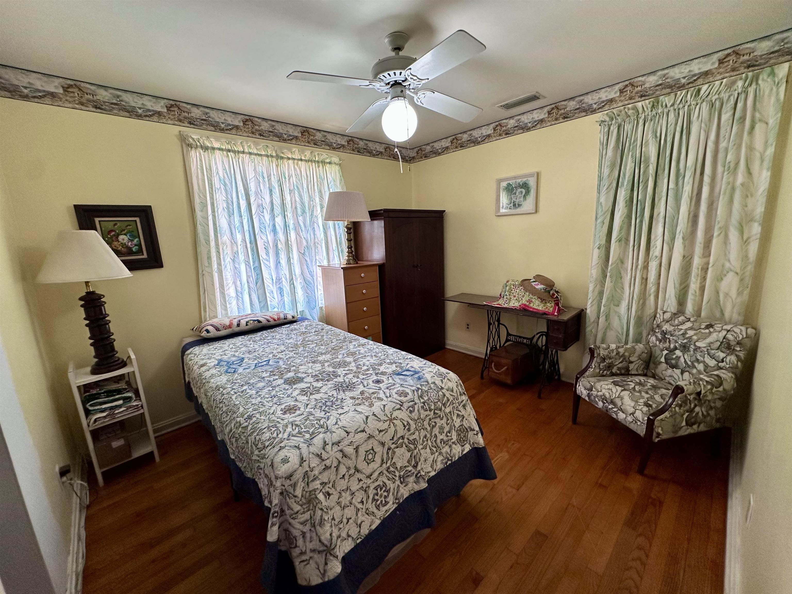 Image 21 of 33 For 1662 Charon Rd