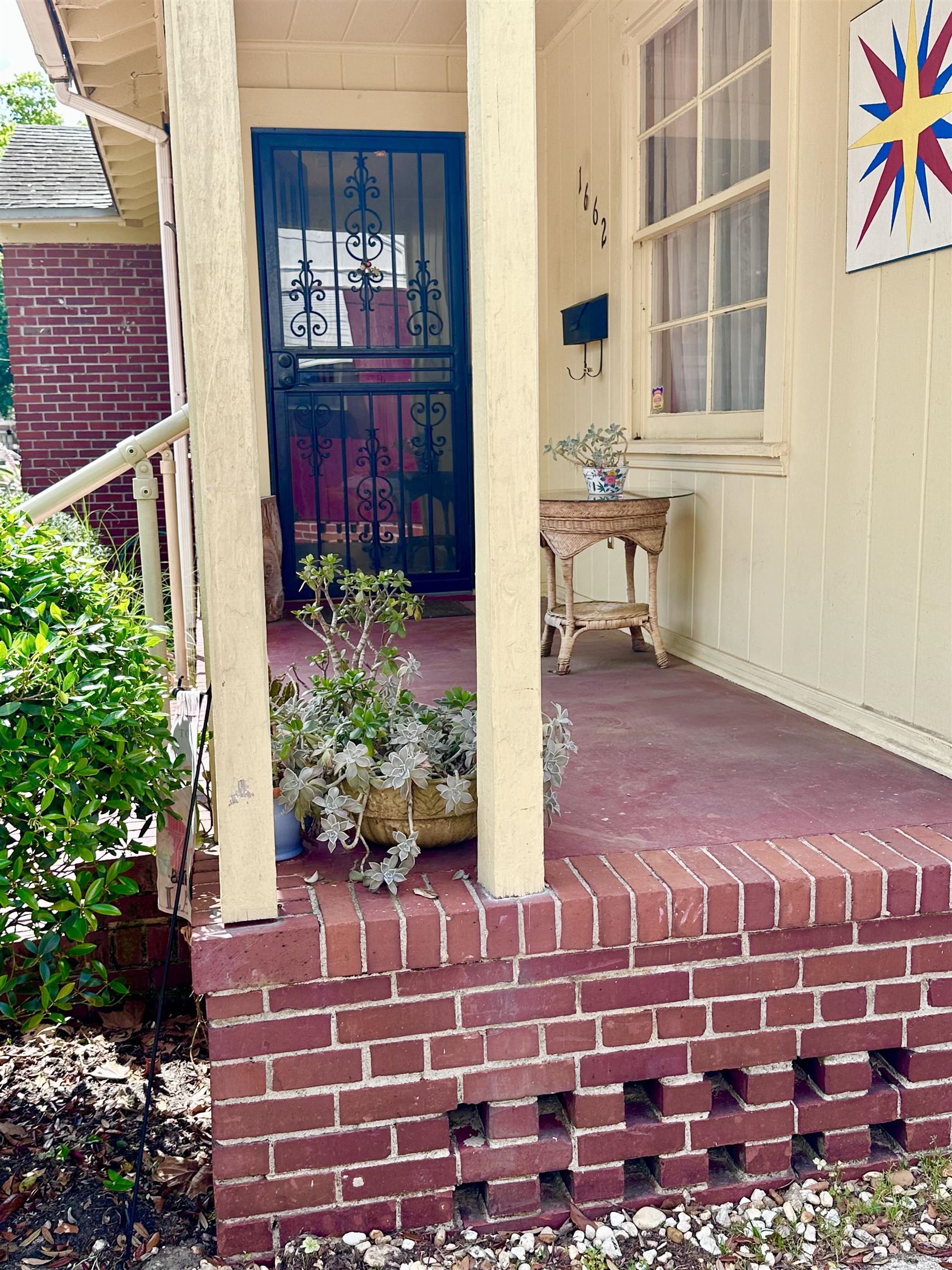 Image 5 of 33 For 1662 Charon Rd
