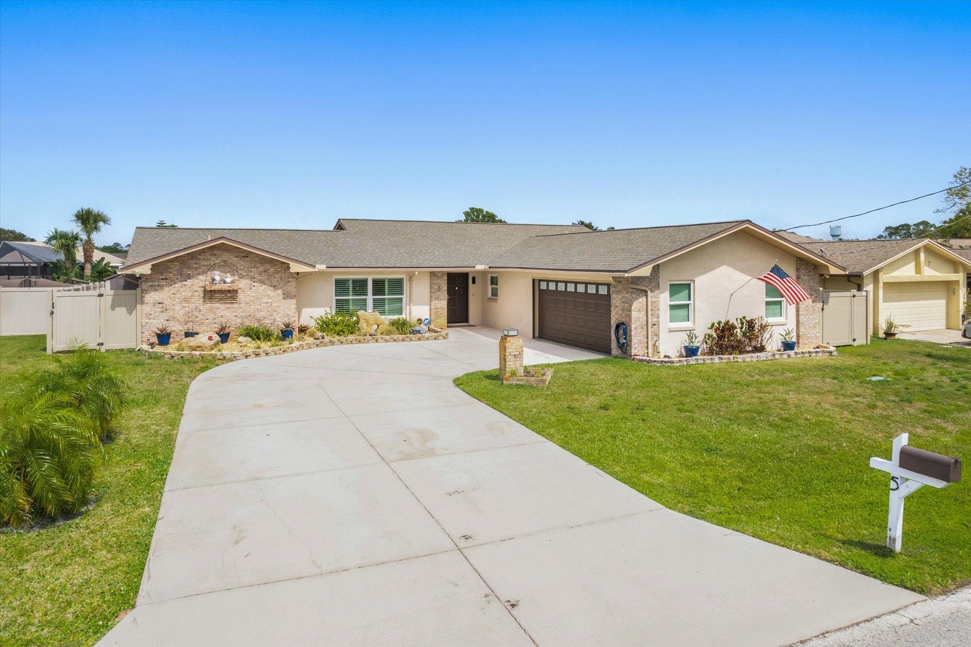 Image 39 of 51 For 5 Cheyenne Court