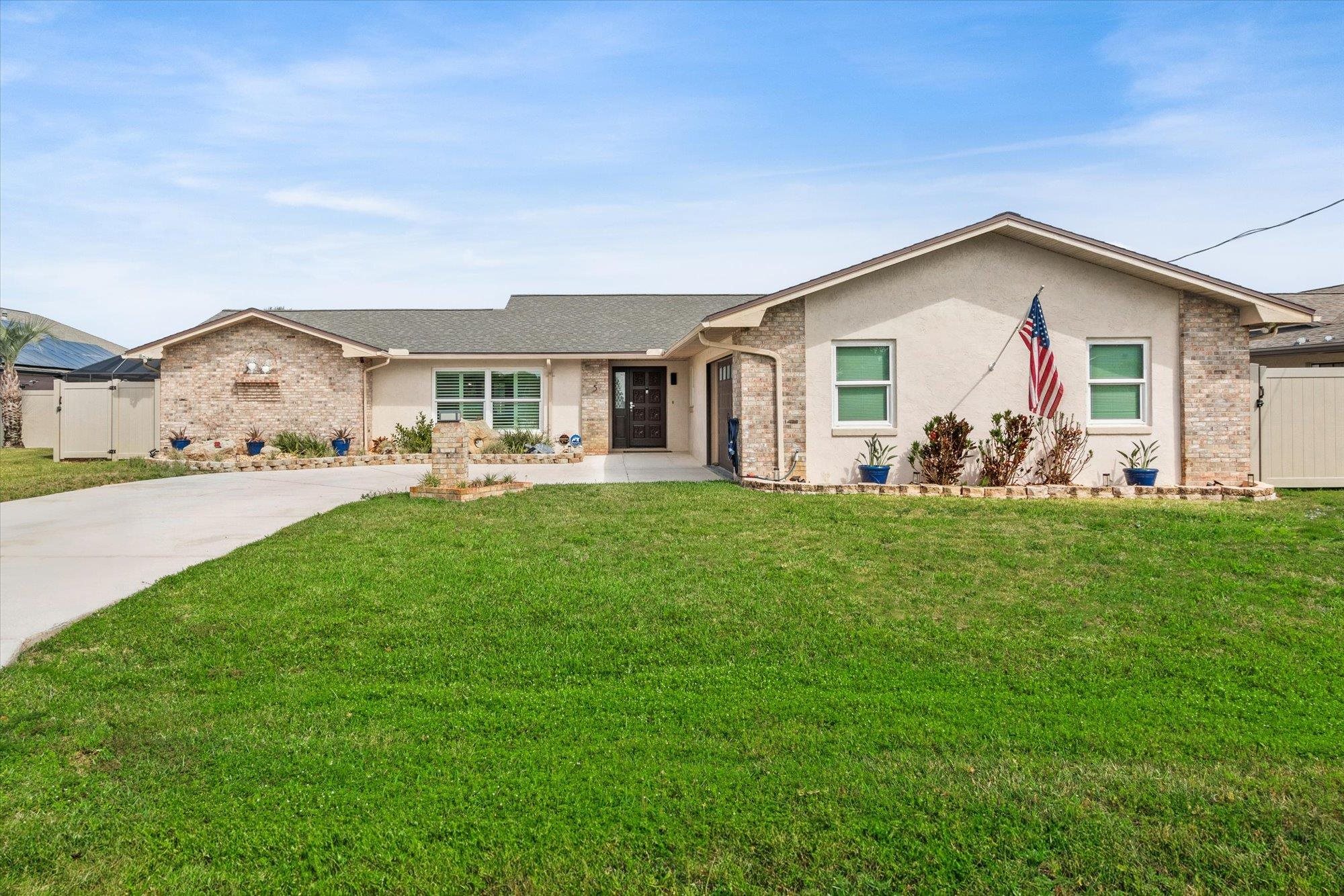 Image 40 of 51 For 5 Cheyenne Court