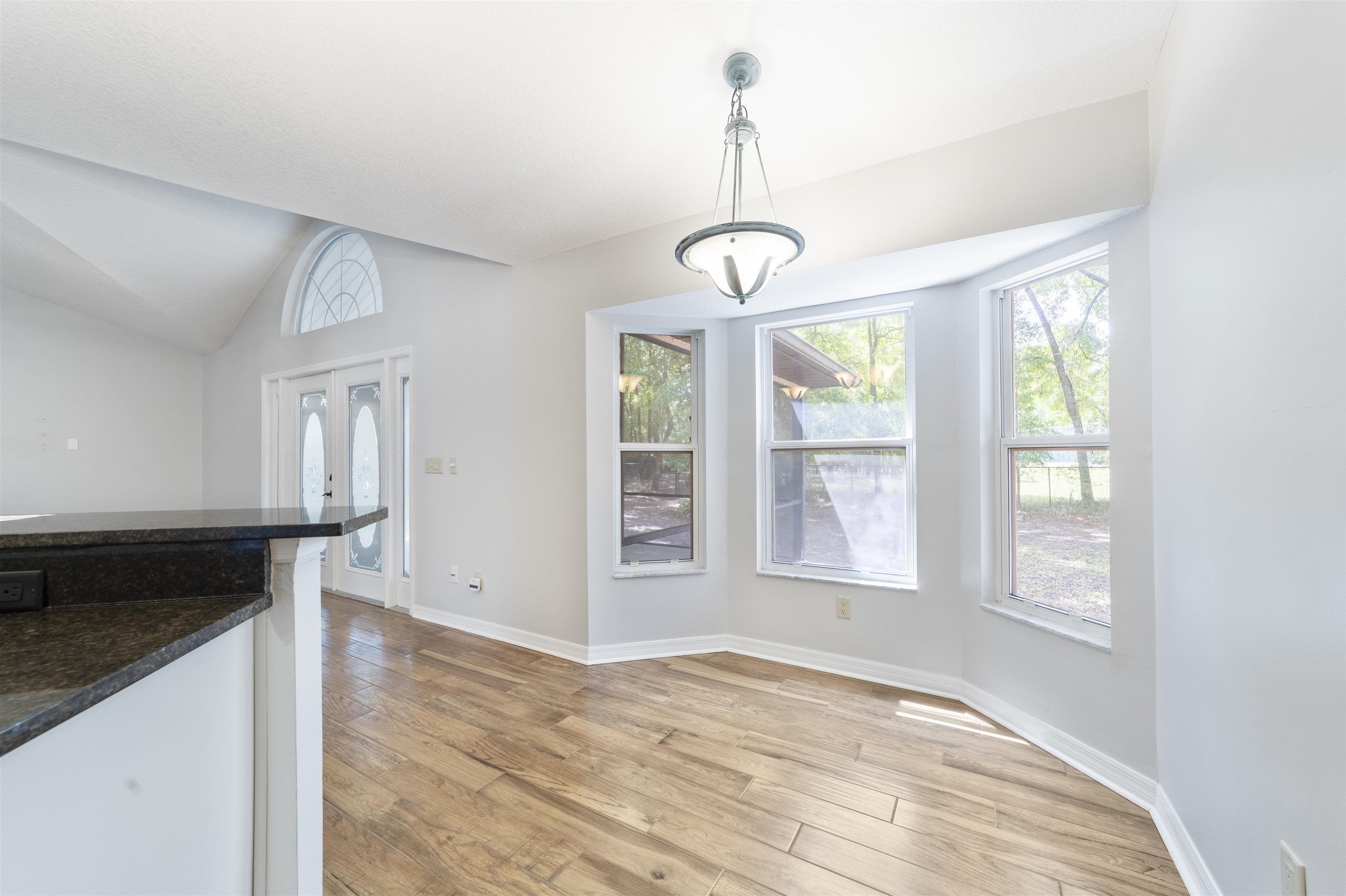 Image 12 of 54 For 3548 Kings Rd S