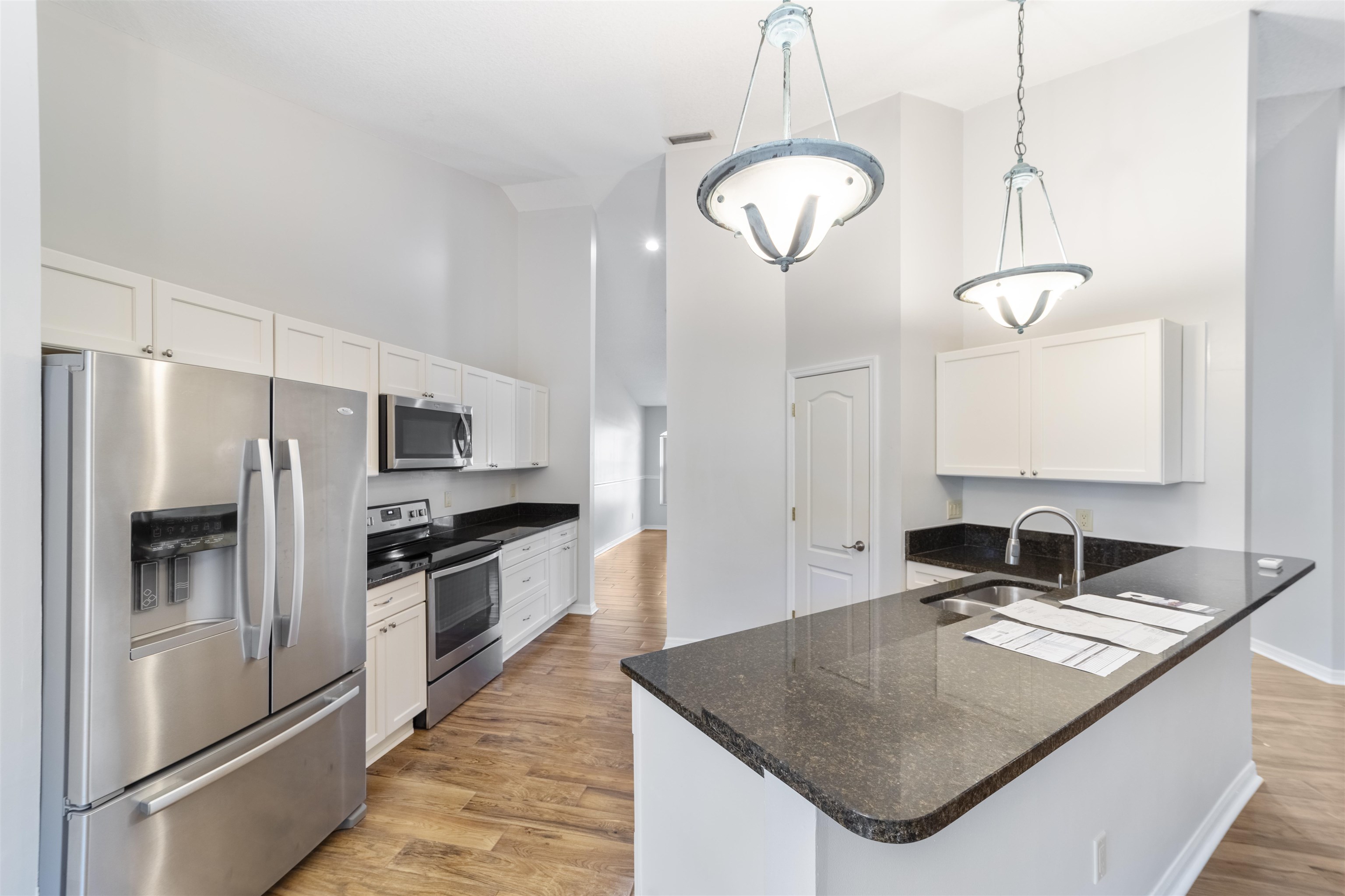 Image 13 of 54 For 3548 Kings Rd S