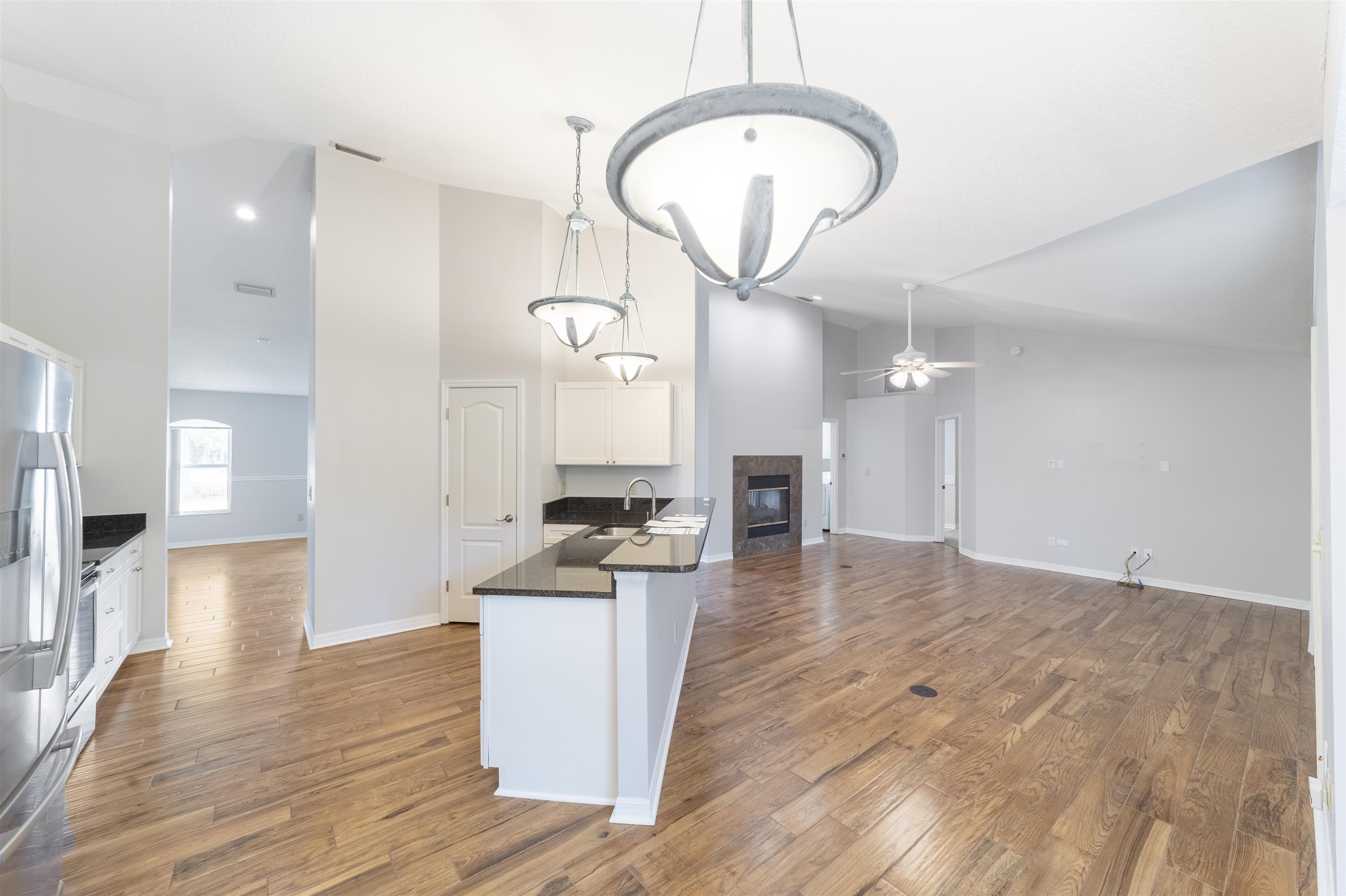 Image 14 of 54 For 3548 Kings Rd S