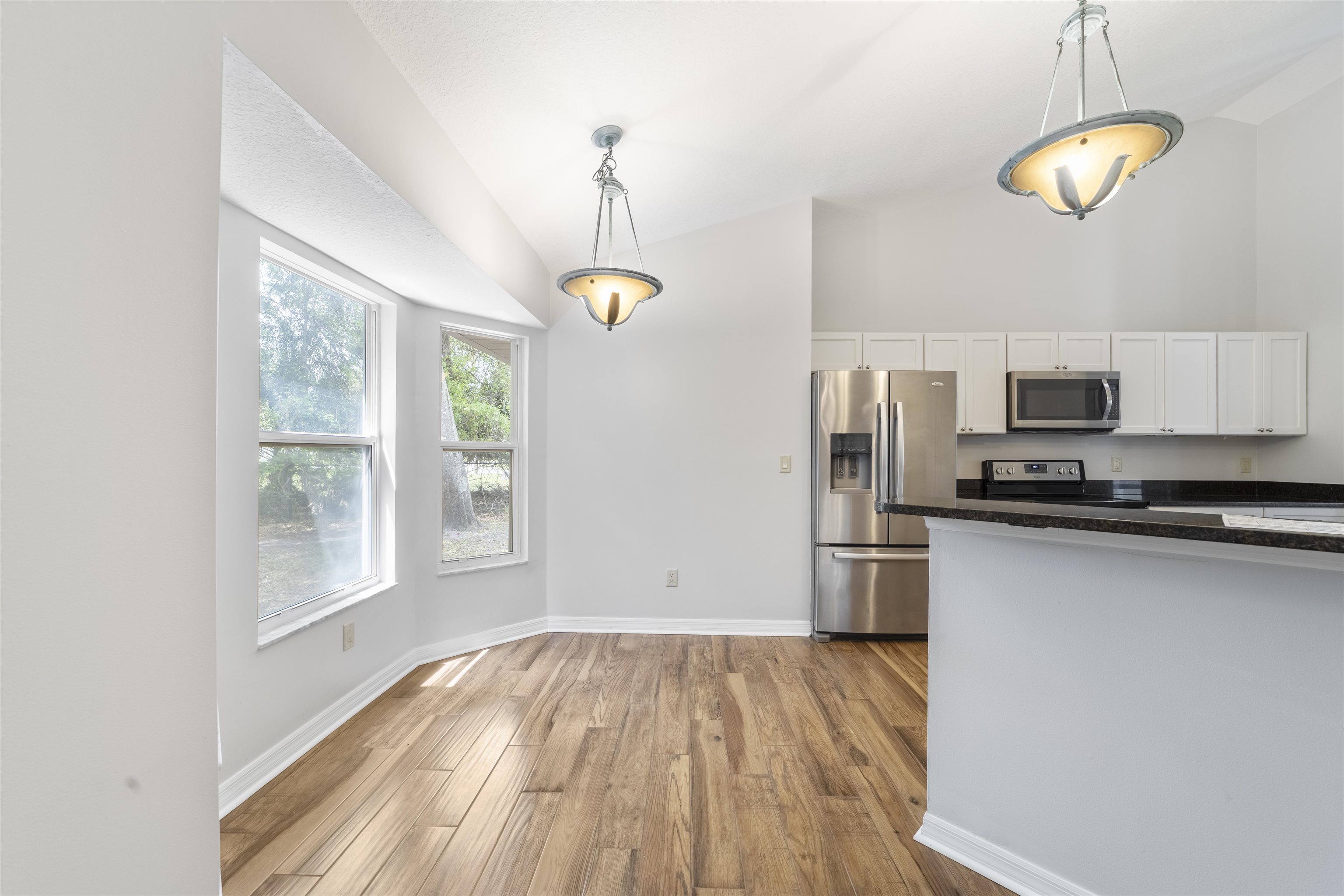 Image 15 of 54 For 3548 Kings Rd S