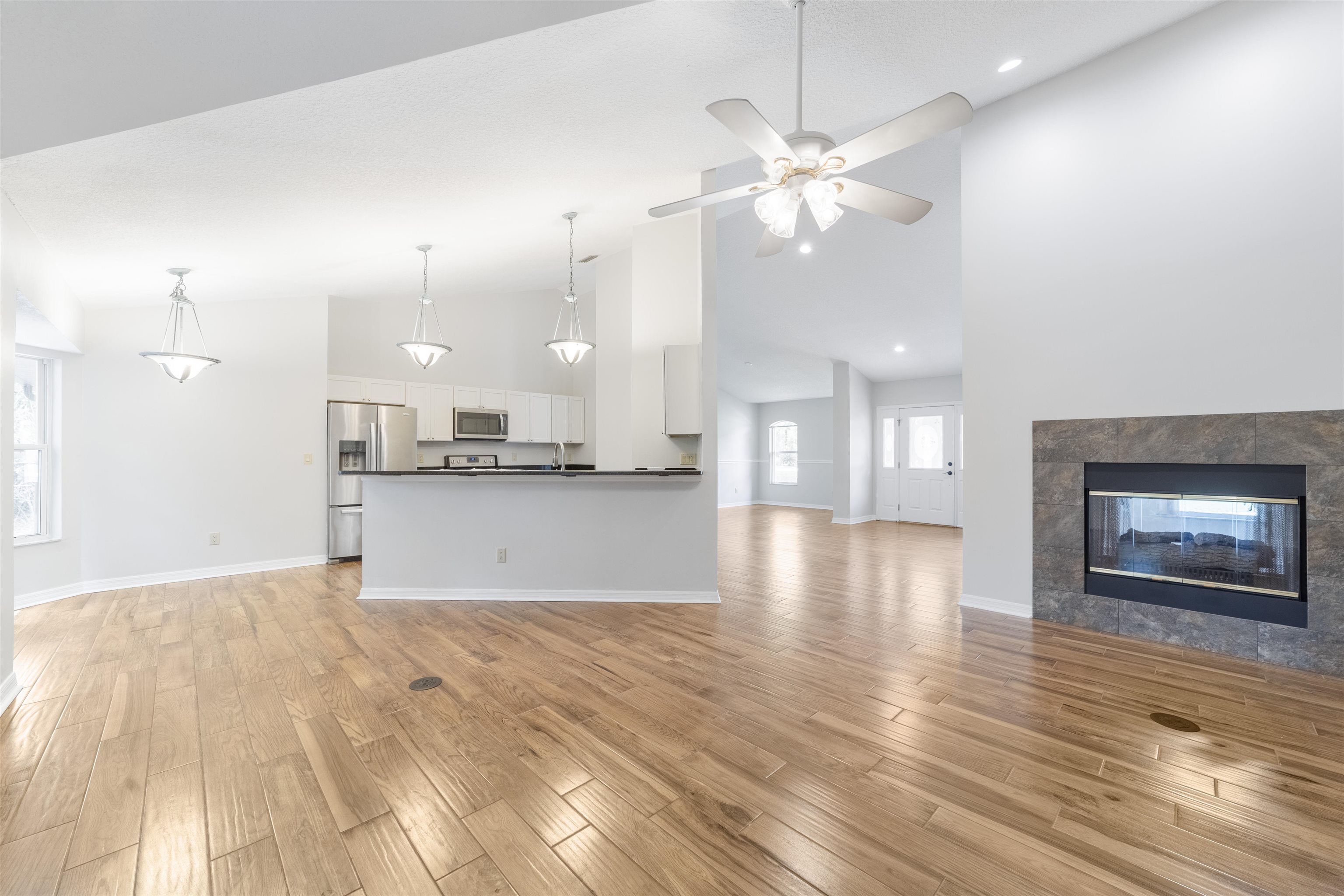 Image 16 of 54 For 3548 Kings Rd S