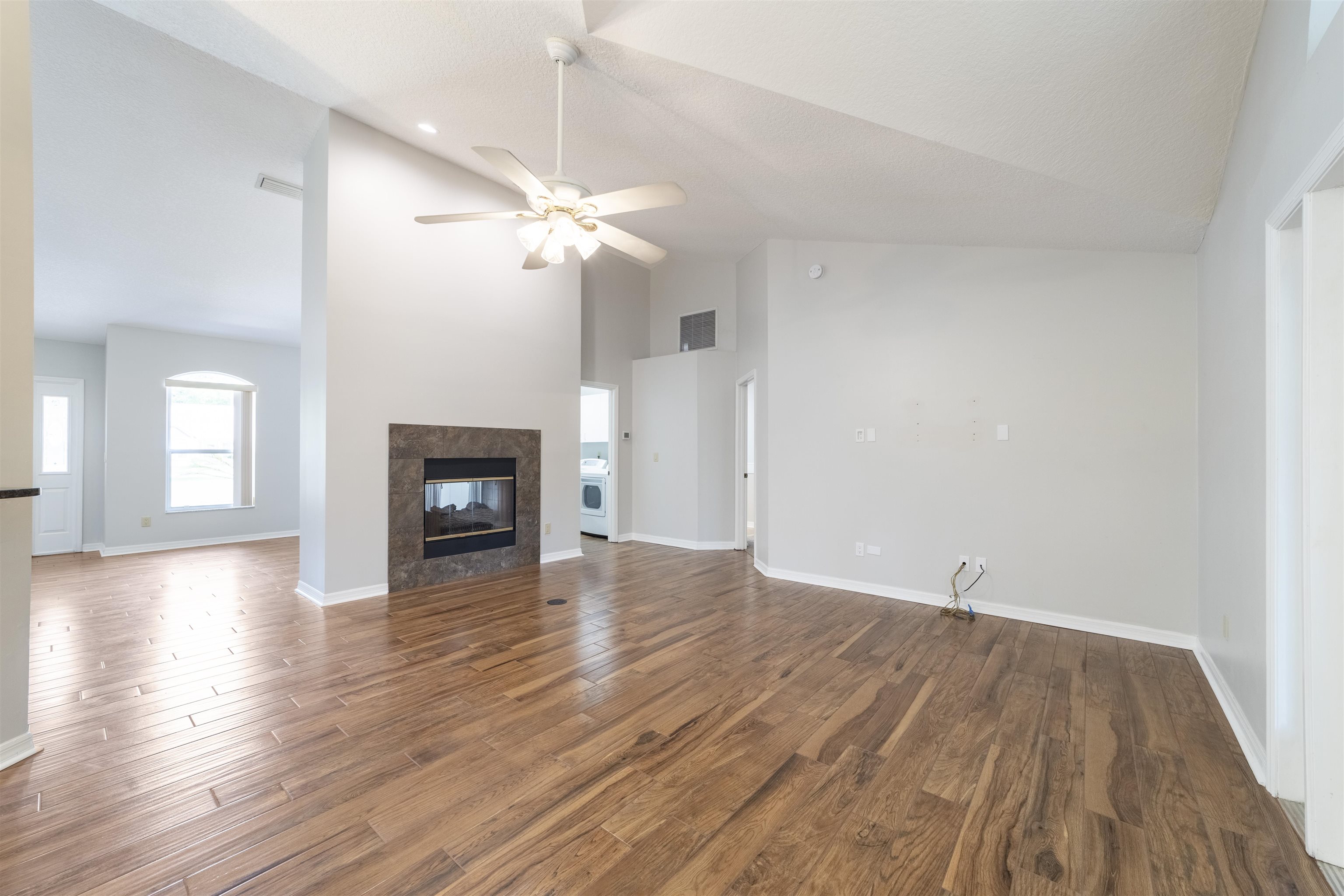 Image 17 of 54 For 3548 Kings Rd S