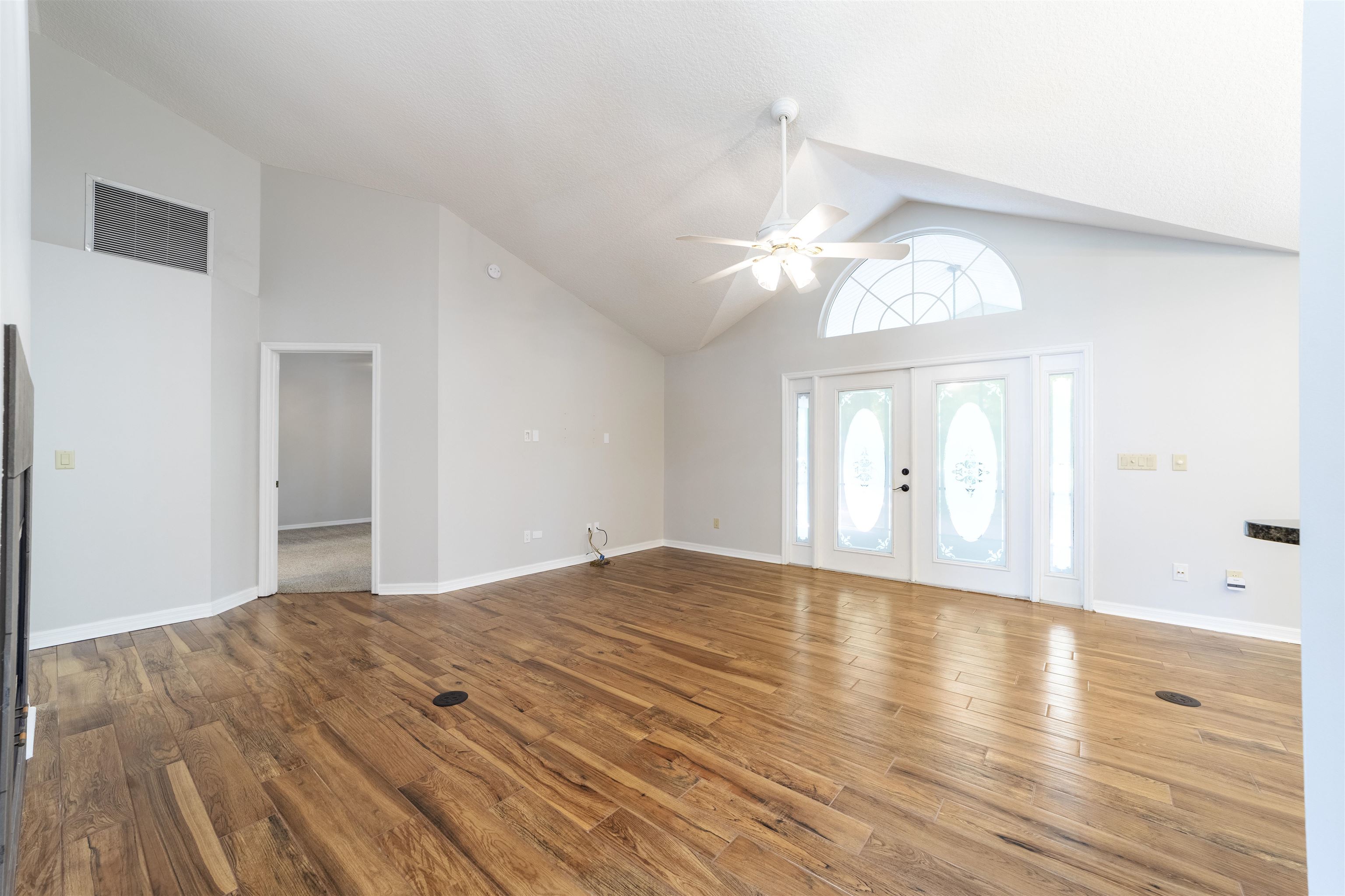 Image 19 of 54 For 3548 Kings Rd S