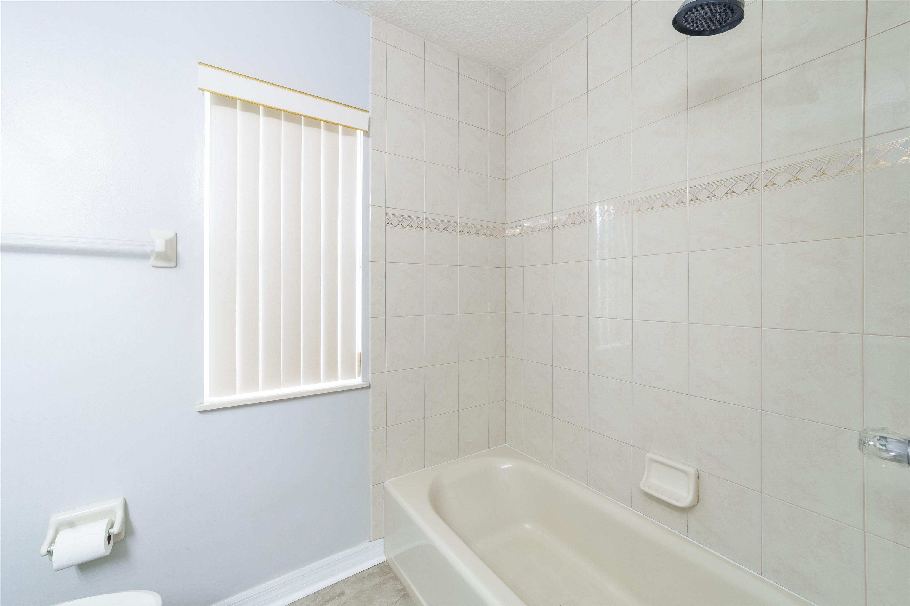 Image 39 of 54 For 3548 Kings Rd S