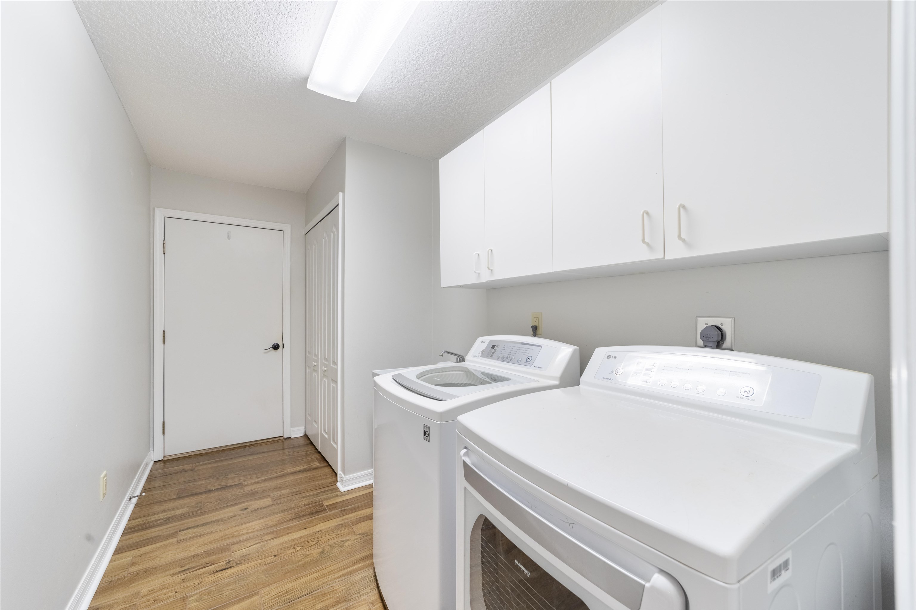 Image 40 of 54 For 3548 Kings Rd S