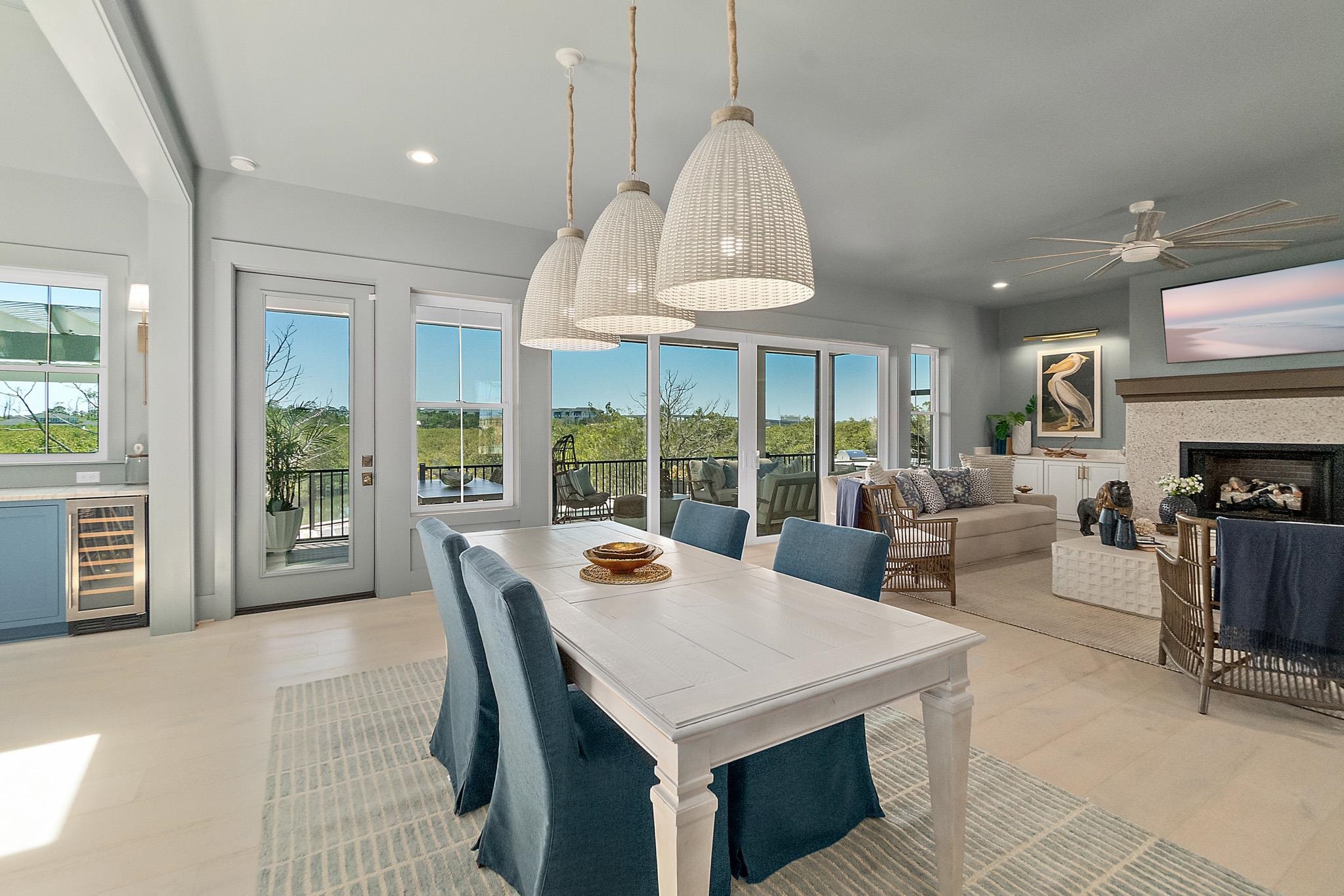 Image 18 of 100 For 214 Pelican Reef Dr