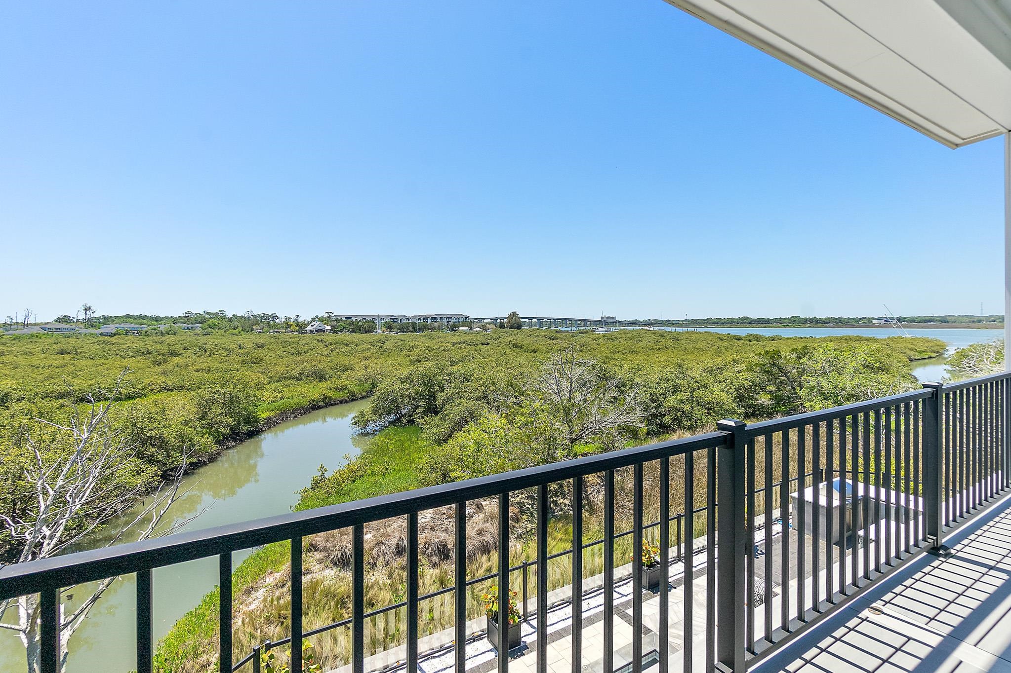 Image 49 of 100 For 214 Pelican Reef Dr