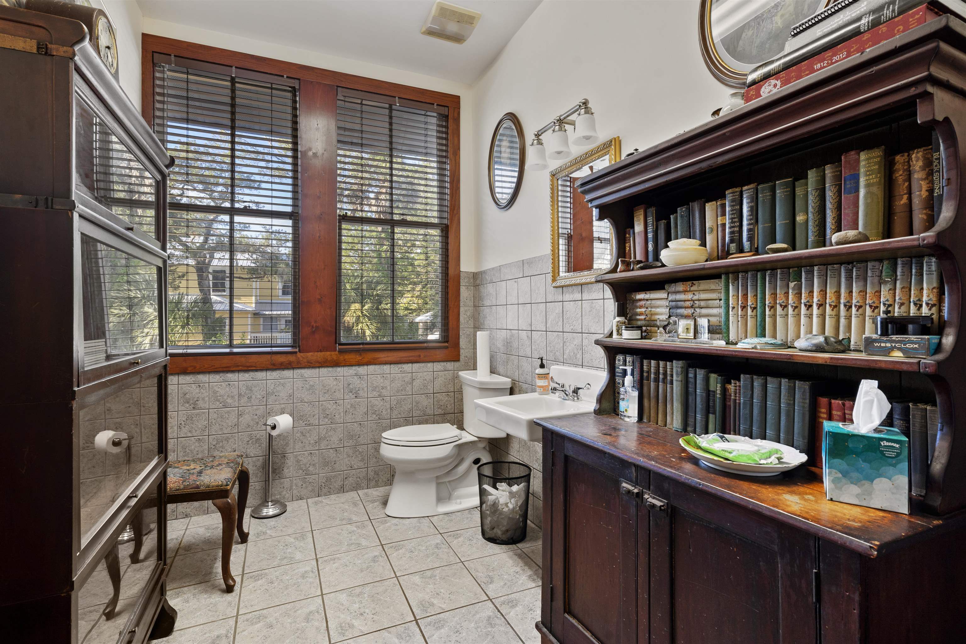 Image 18 of 56 For 19 Riberia Street