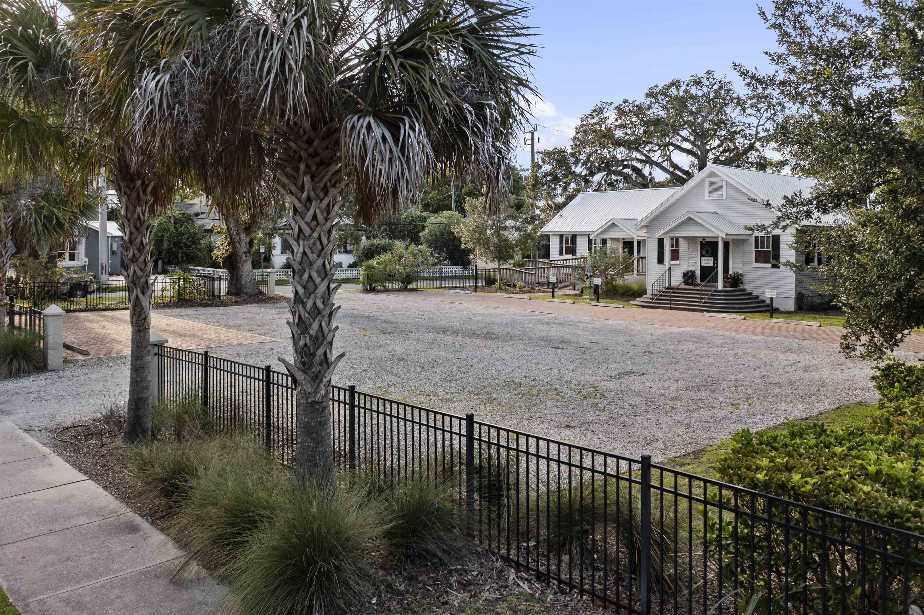 Image 43 of 56 For 19 Riberia Street