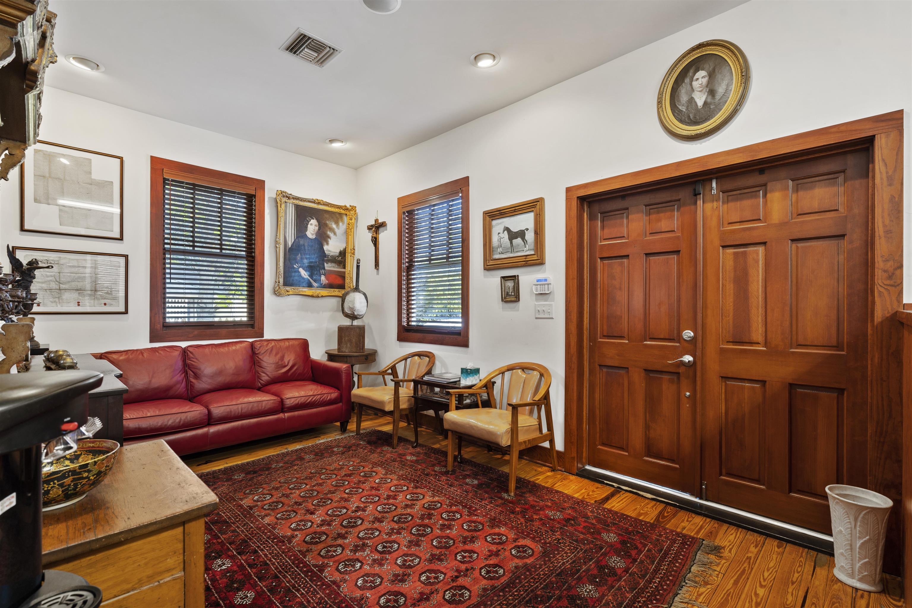 Image 8 of 56 For 19 Riberia Street