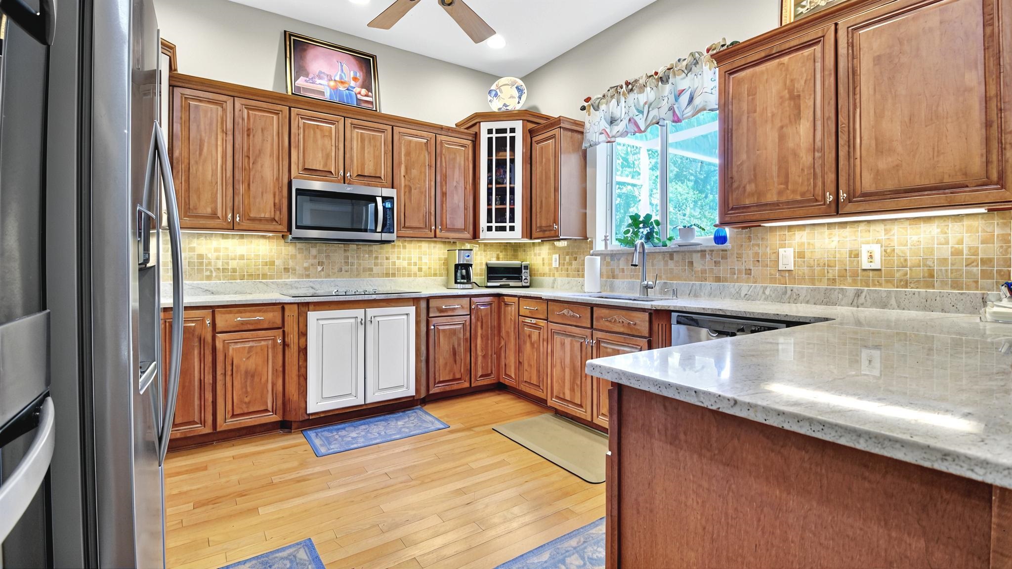 Image 7 of 24 For 228 Bluebird Ln