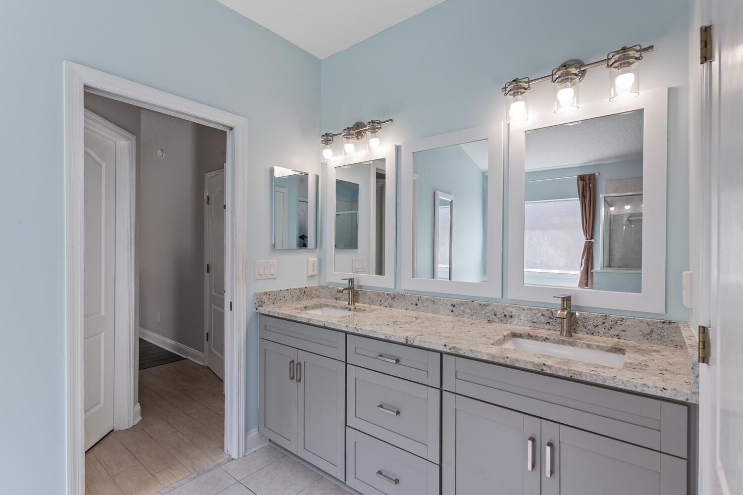 Image 21 of 56 For 1468 Barrington Cir