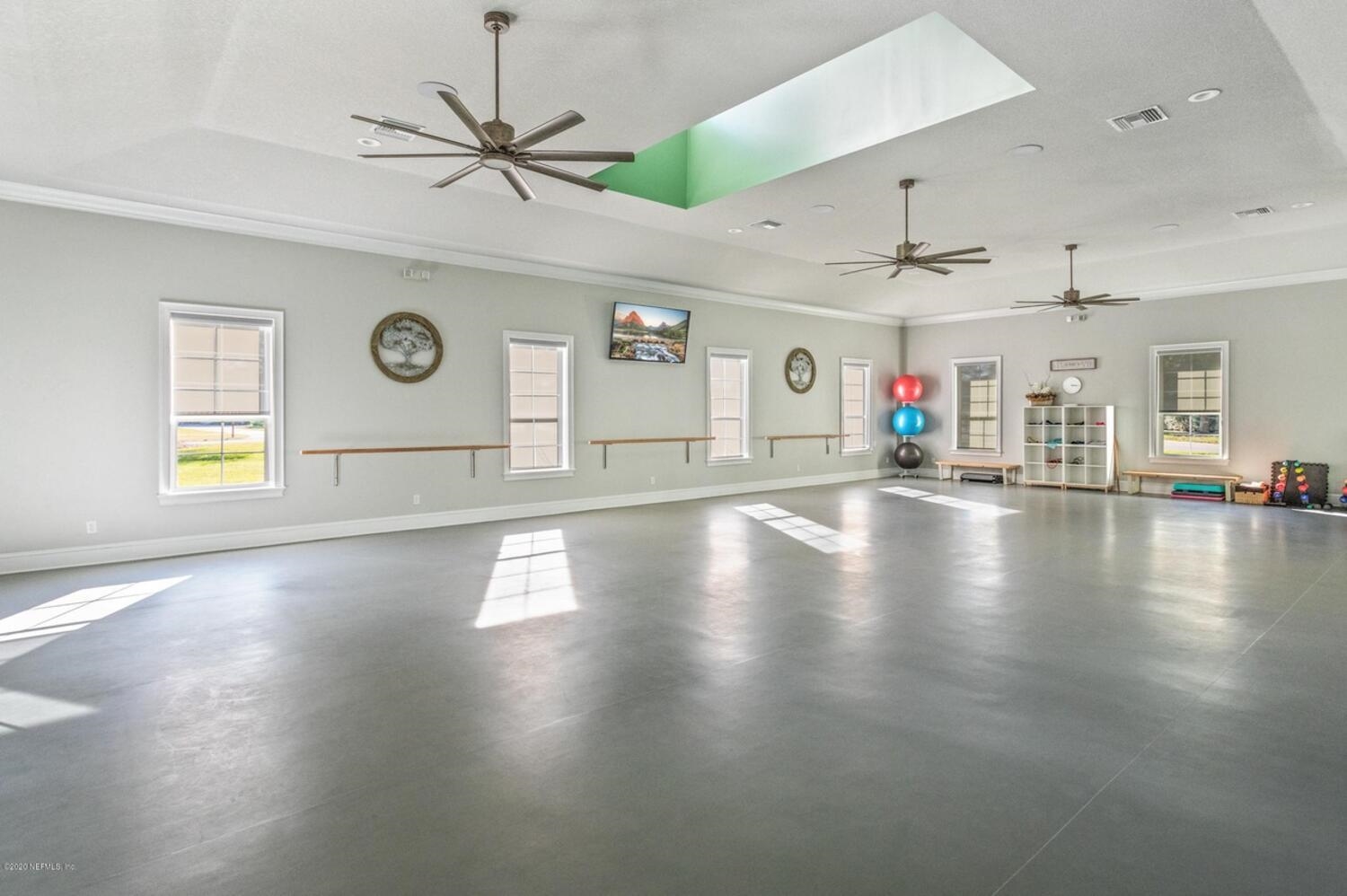 Image 37 of 56 For 1468 Barrington Cir