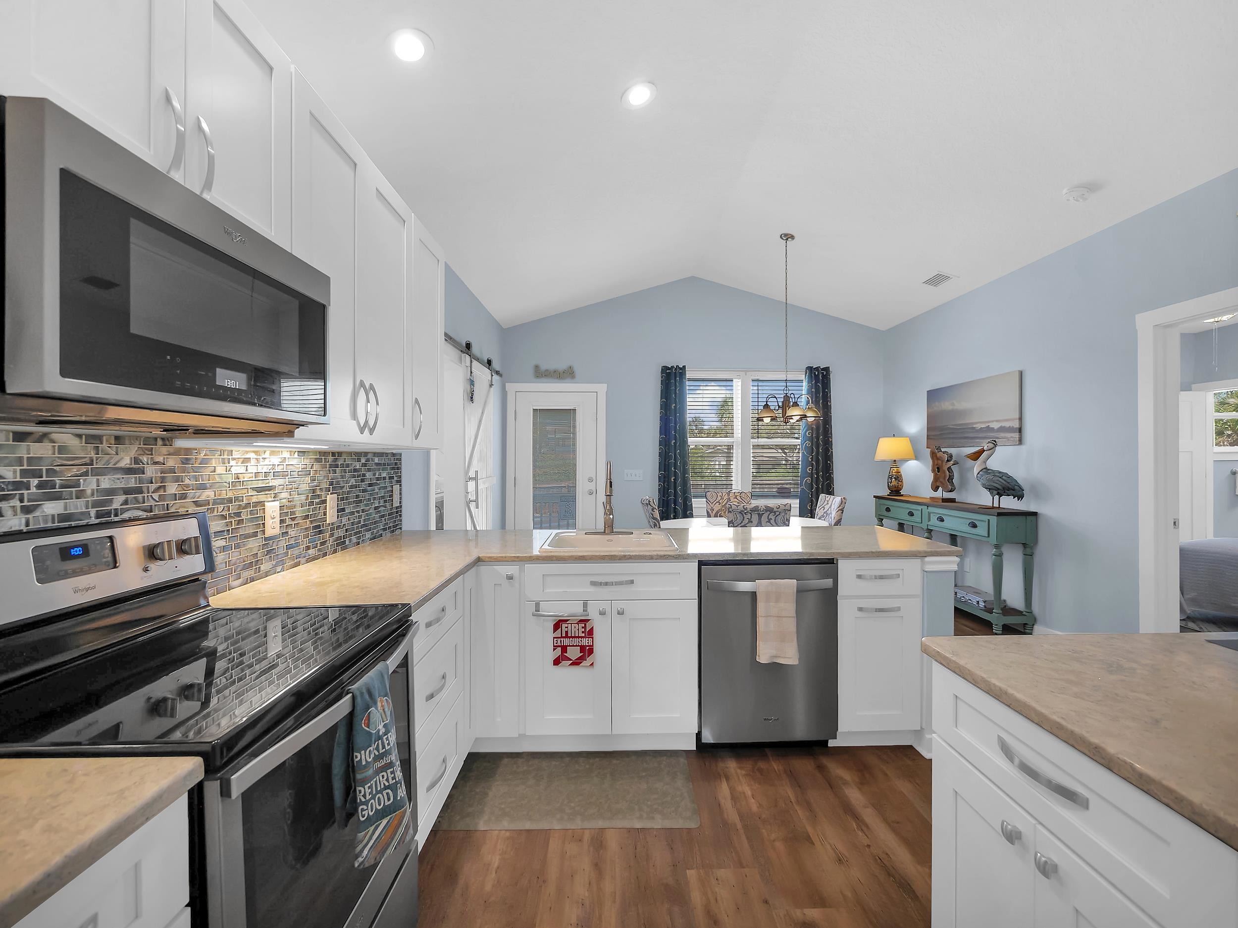 Image 10 of 34 For 519 Arricola Ave