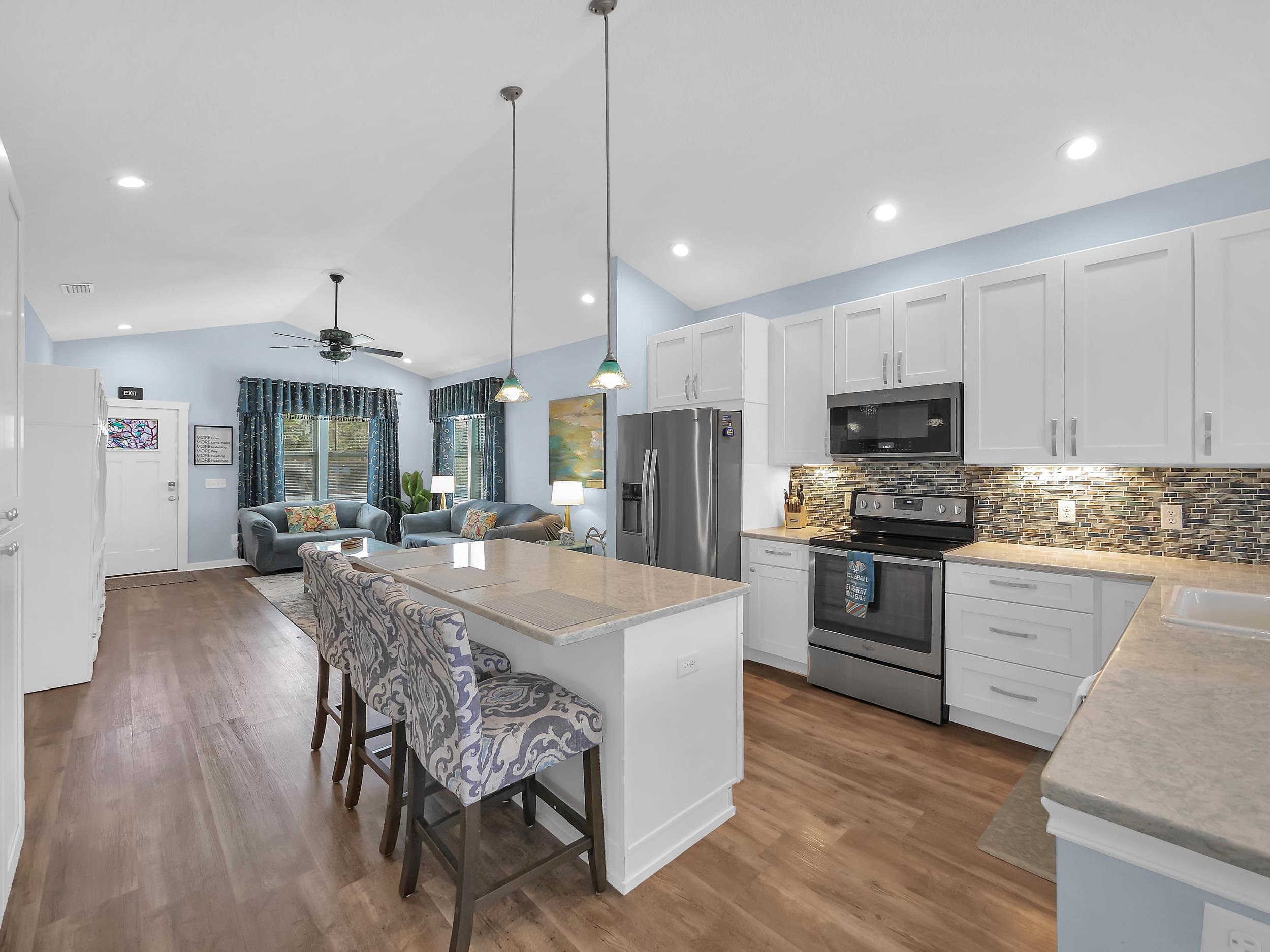 Image 7 of 34 For 519 Arricola Ave