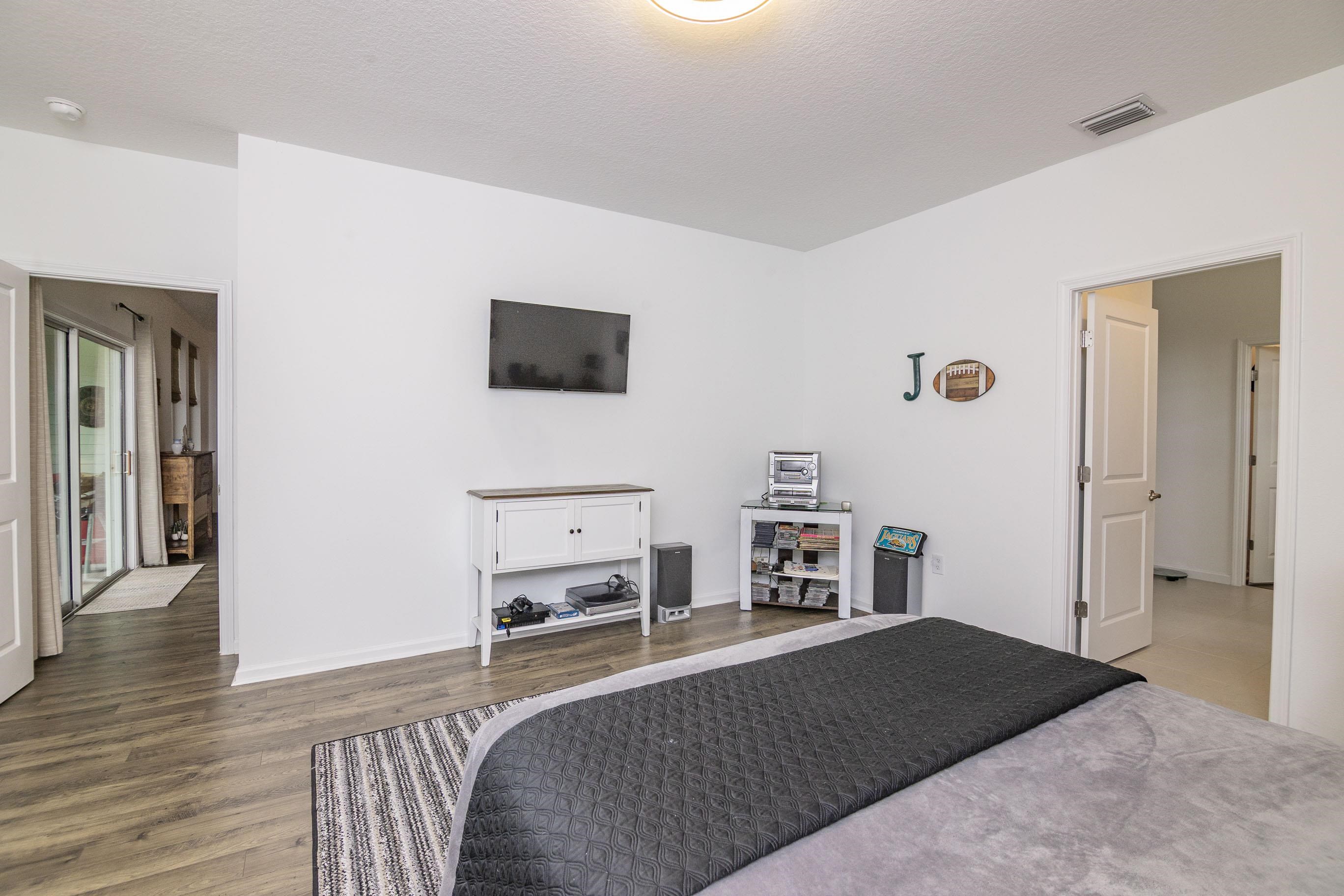 Image 33 of 48 For 62 Reverie Dr