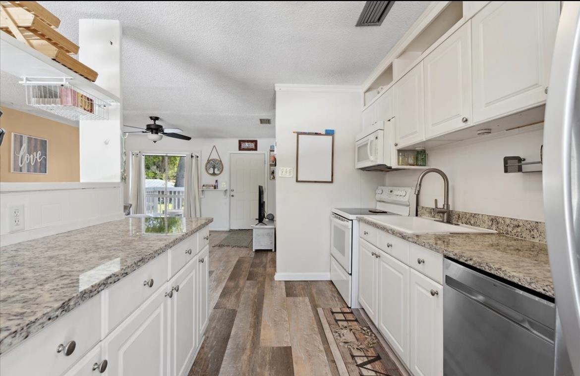 Image 3 of 23 For 507 Gerona Road