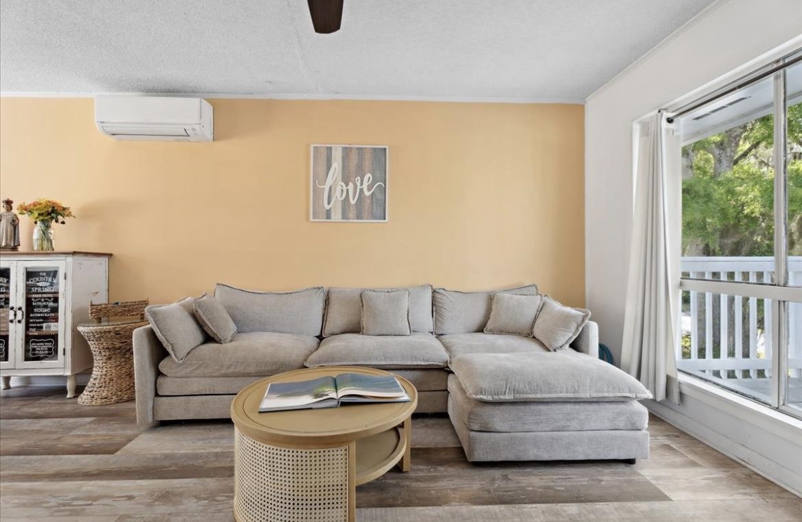 Image 4 of 23 For 507 Gerona Road