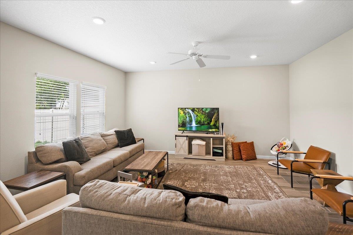 Image 11 of 49 For 34 Anguilla Blvd