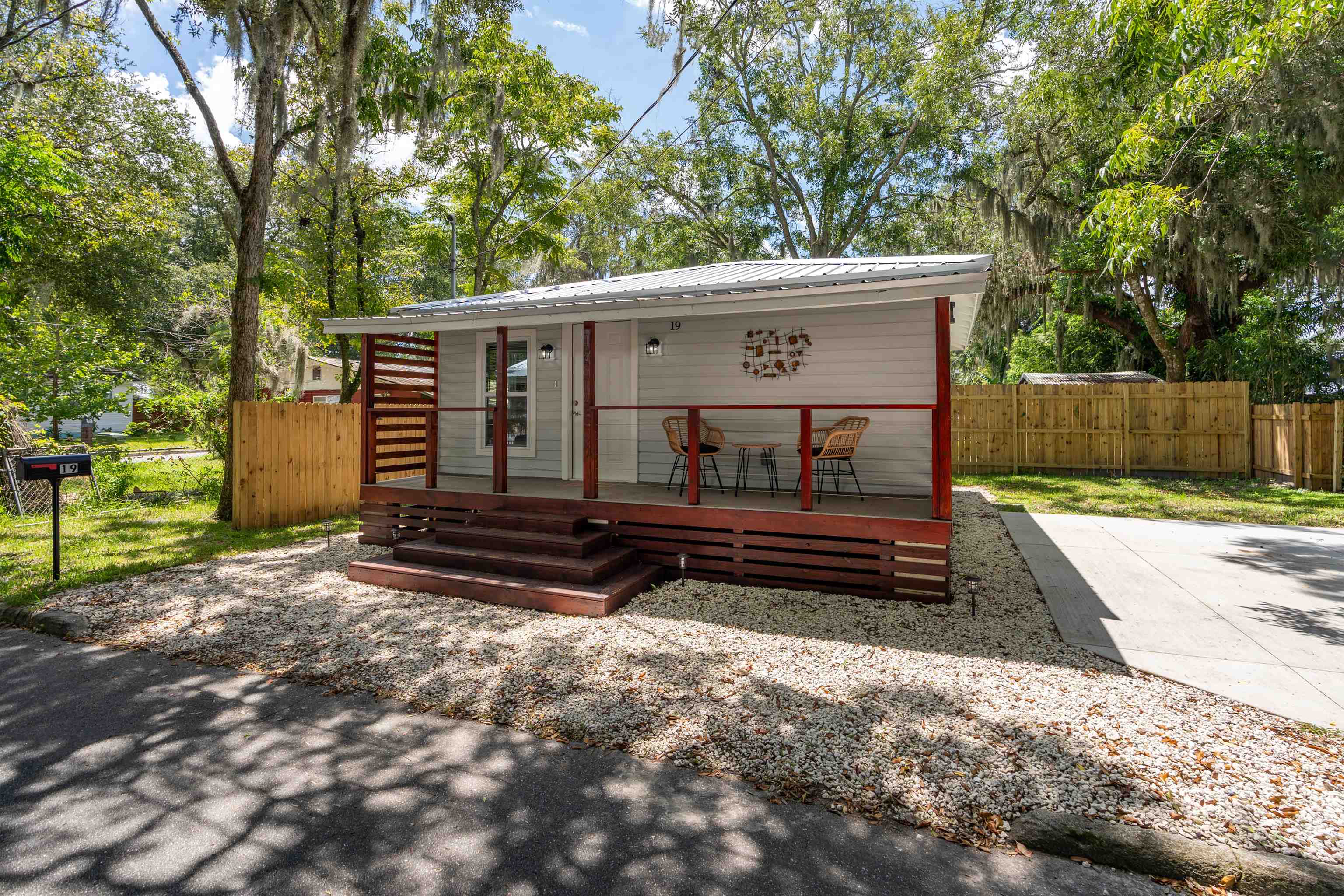 Image 12 of 32 For 19 Phillips St
