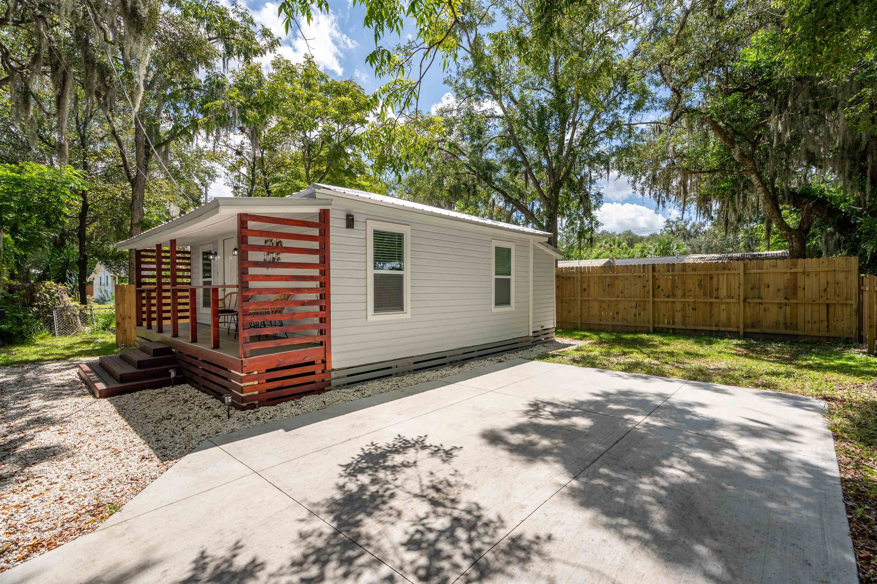 Image 13 of 32 For 19 Phillips St