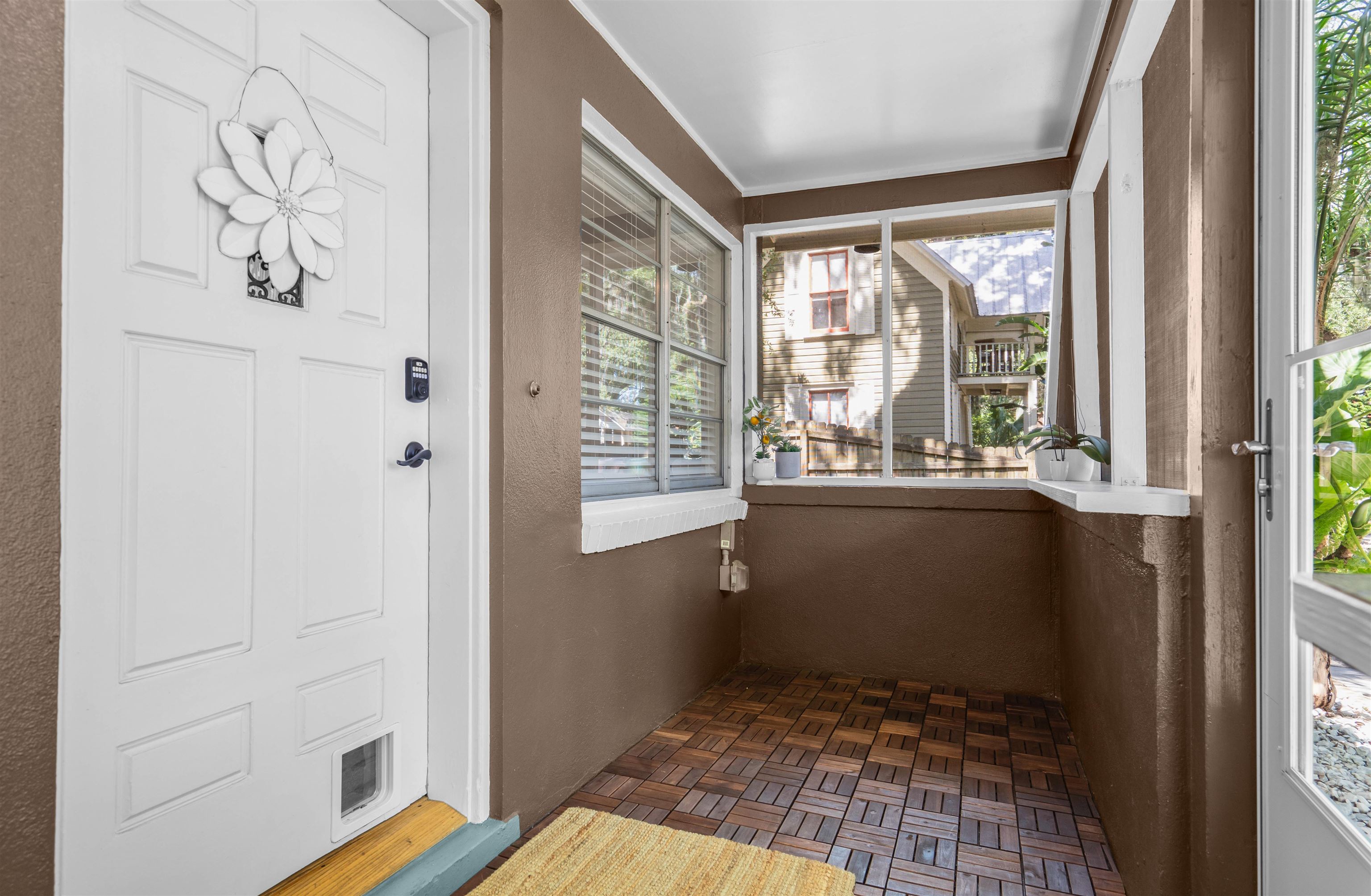 Image 10 of 44 For 28 Arenta St
